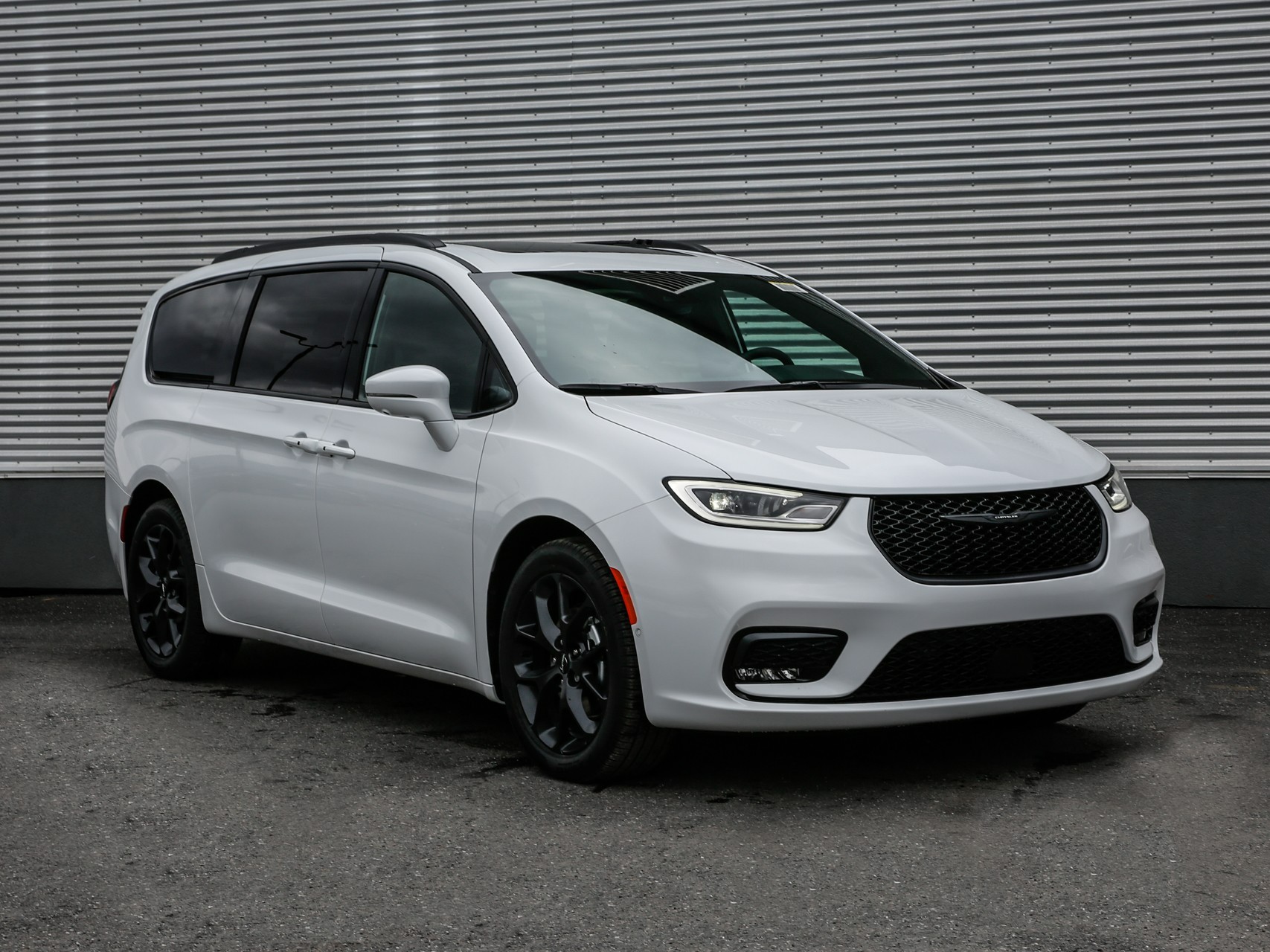 2022 Chrysler Pacifica Limited - 6262km