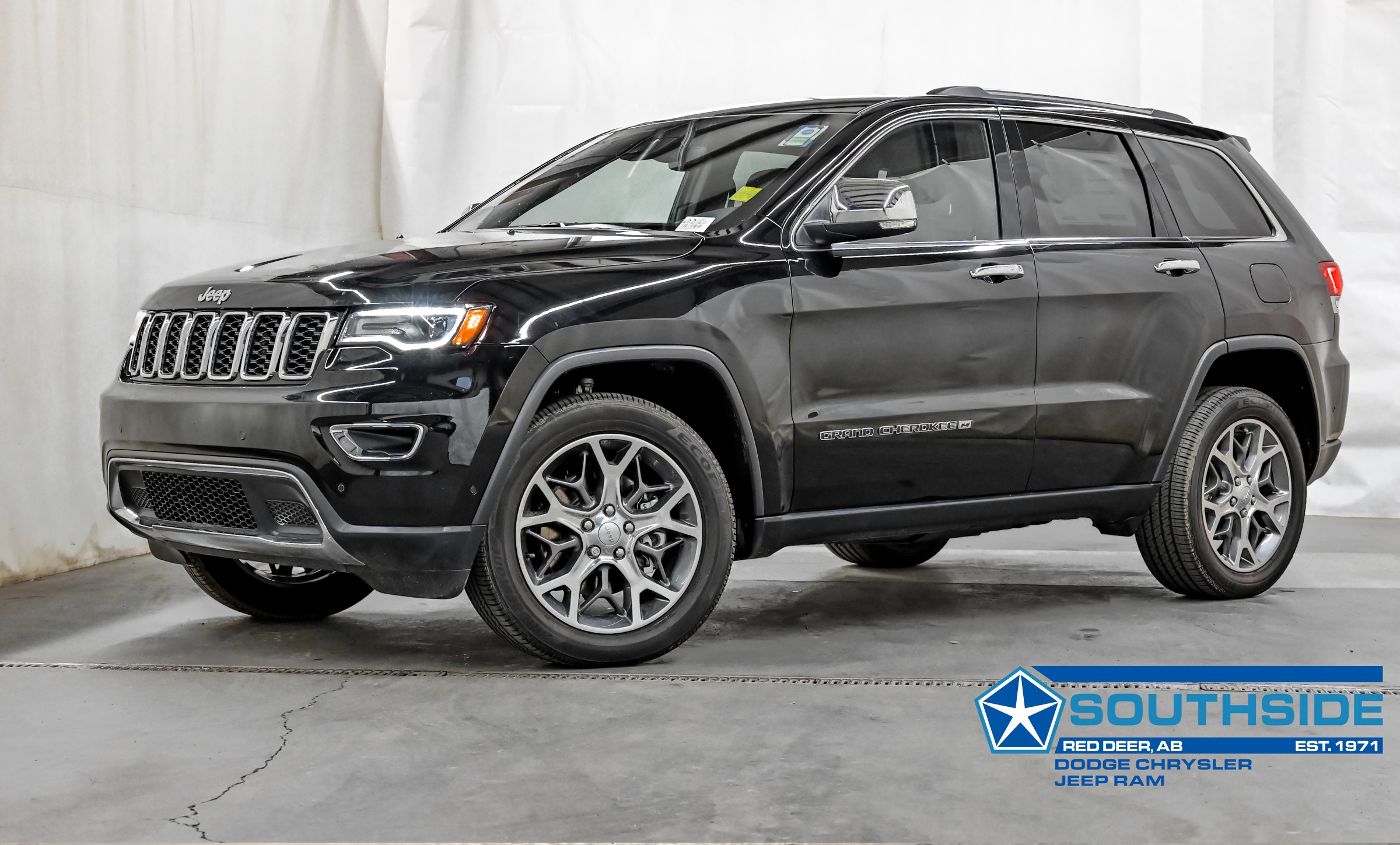 2022 Jeep Grand Cherokee WK Limited - 100km