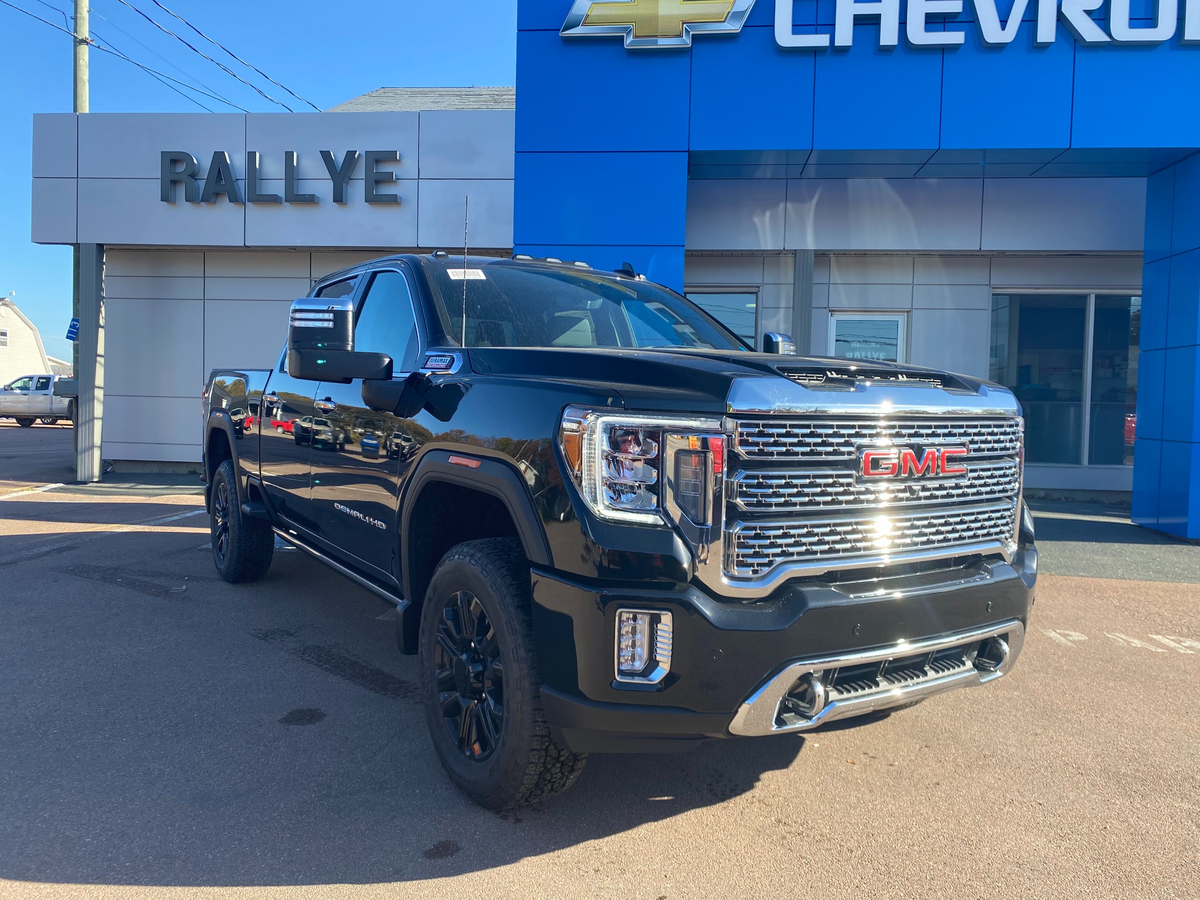 2023 GMC Sierra 2500HD Denali - 10km