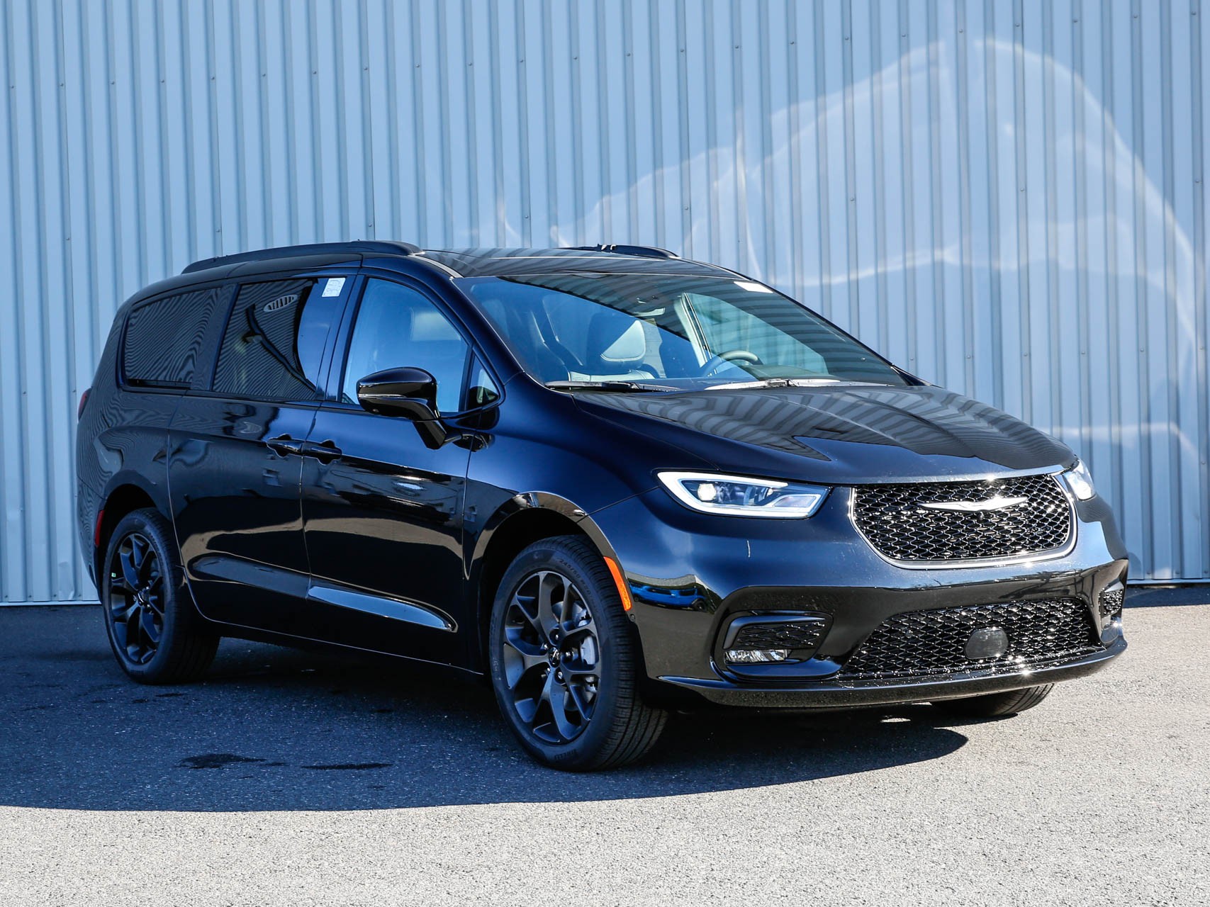 2022 Chrysler Pacifica Limited - 12km