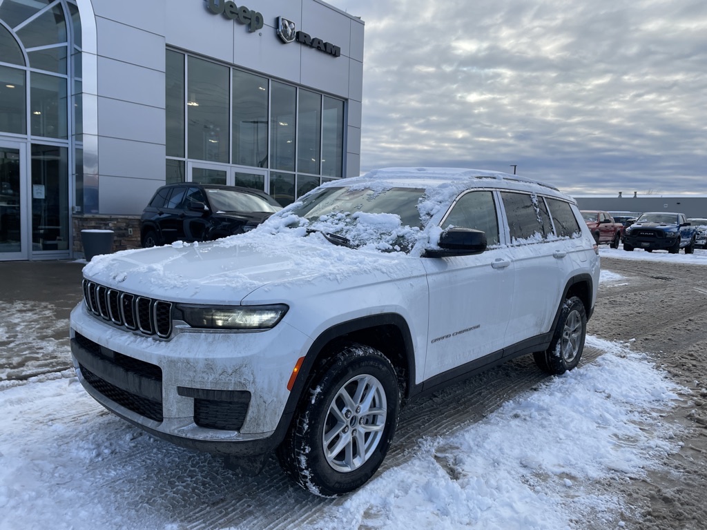 2023 Jeep Grand Cherokee L Laredo - 12km