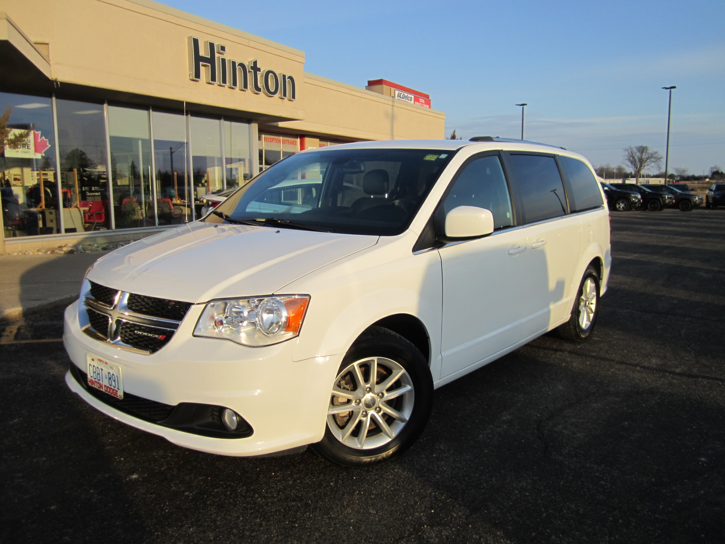 Hinton Dodge New & Used Dodge, Chrysler, Jeep Dealer Perth, ON.