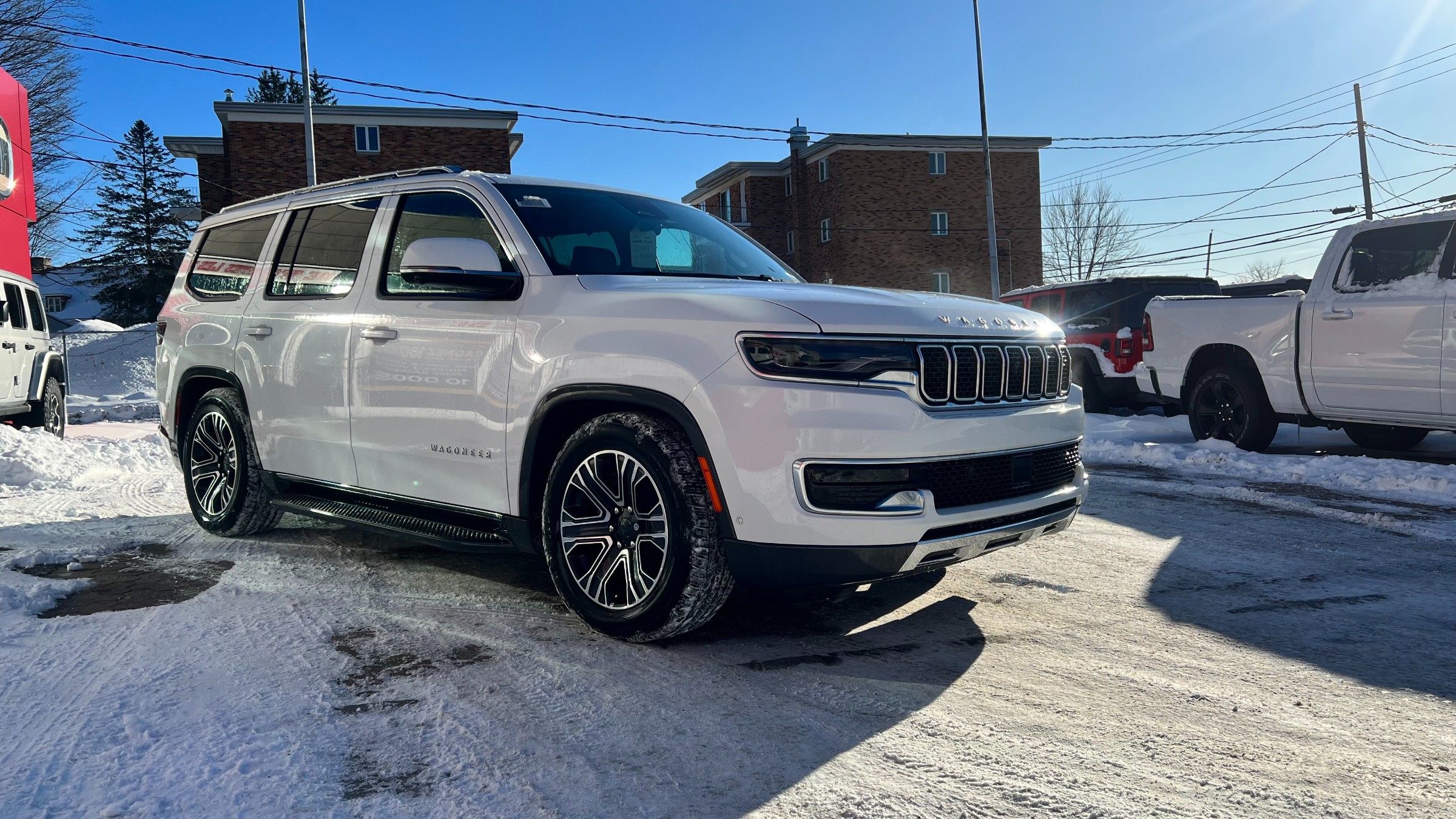 2022 Jeep Wagoneer Series III - 15km