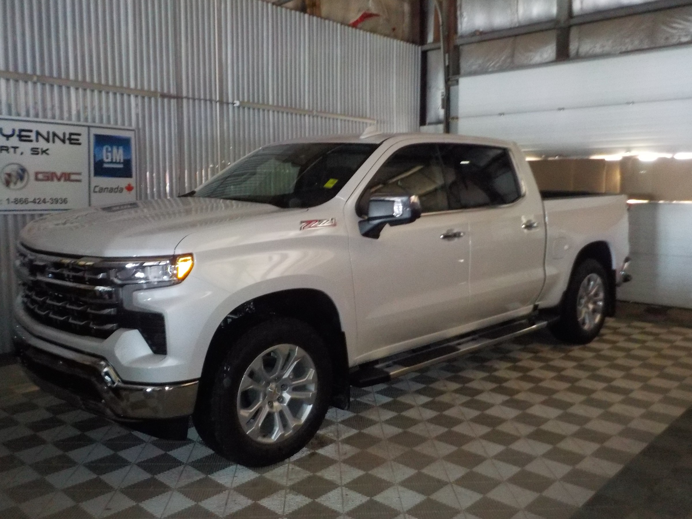2023 Chevrolet Silverado 1500 LTZ - 10km