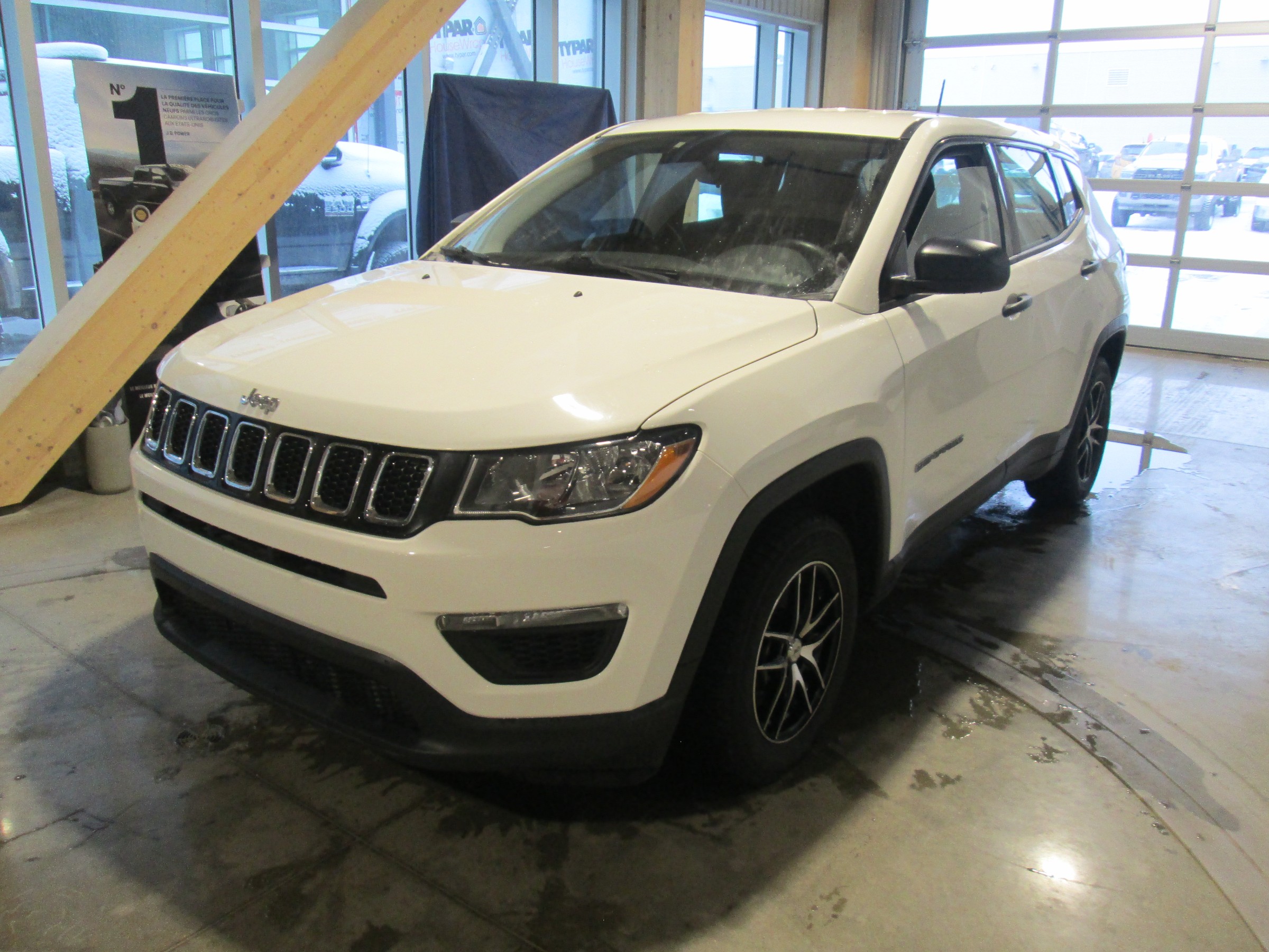 2018 Jeep Compass Sport - 68,313km
