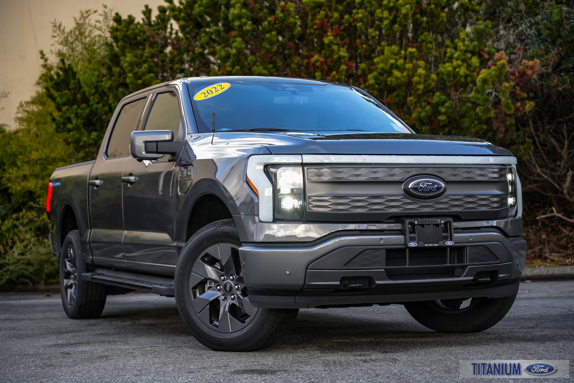 2022 Ford F-150 Lightning Lariat - 5,652km
