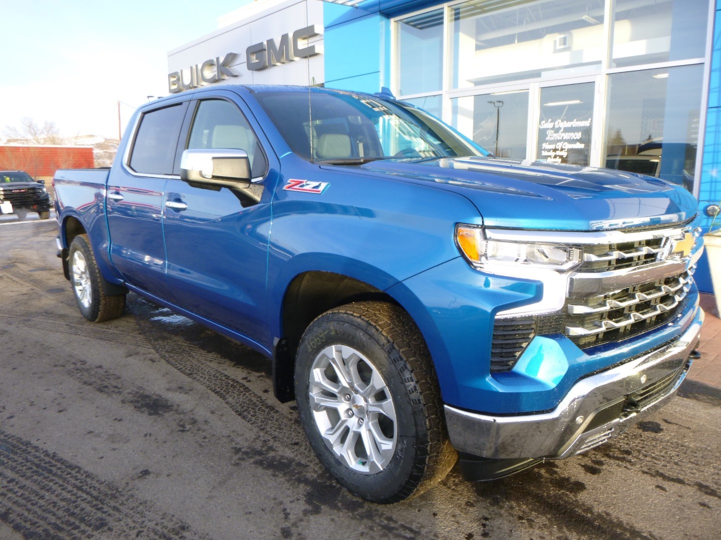 2023 Chevrolet Silverado 1500 LTZ - 5km