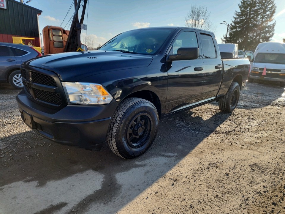 2016 RAM 1500 ST - 228,654km