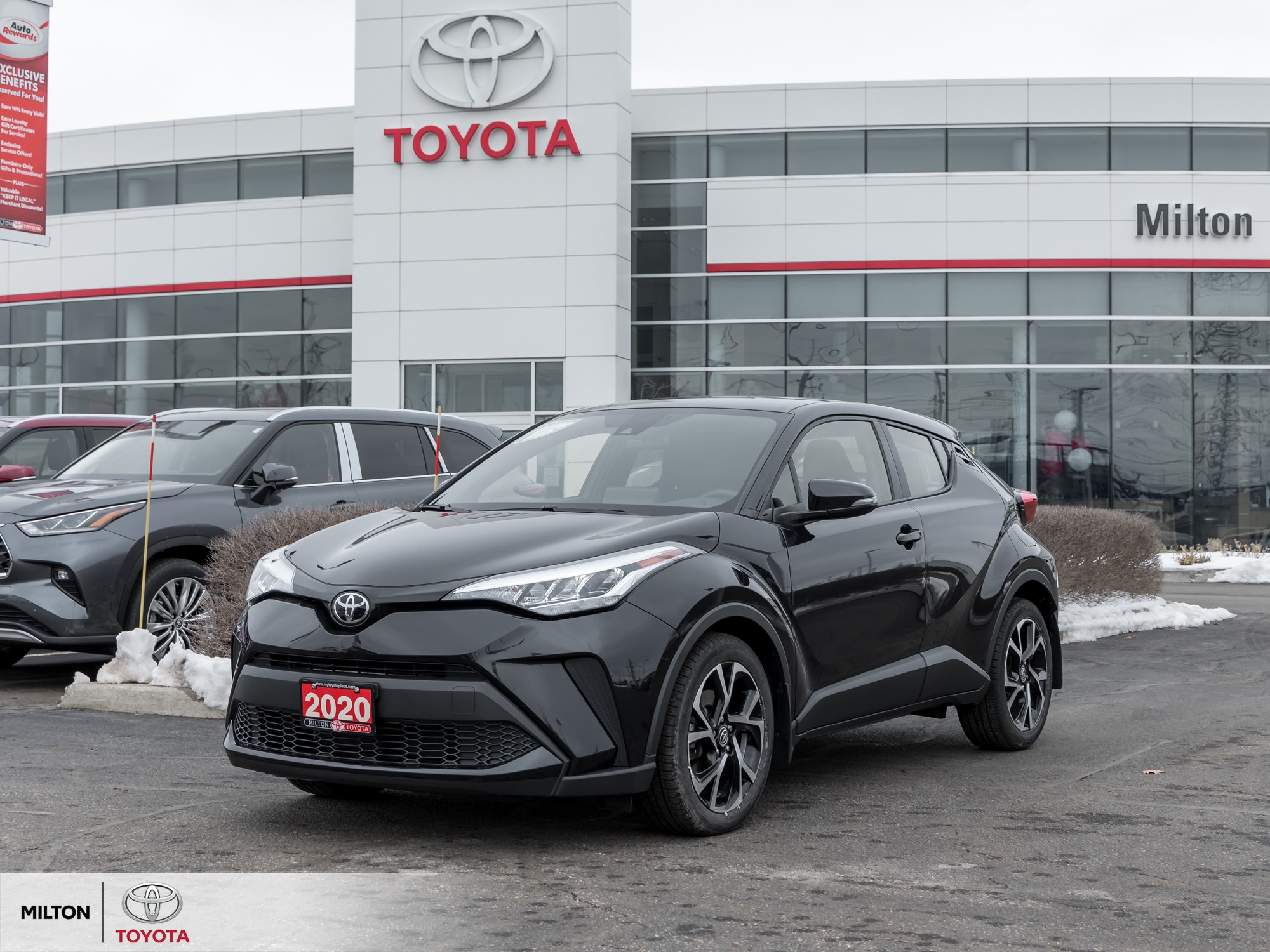 2020 Toyota C-HR XLE Premium - 30,906km