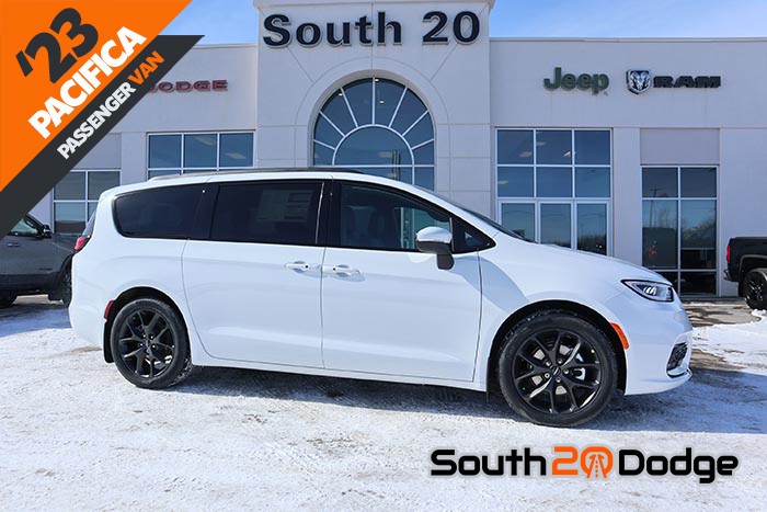 2023 Chrysler Pacifica Touring-L - 1km
