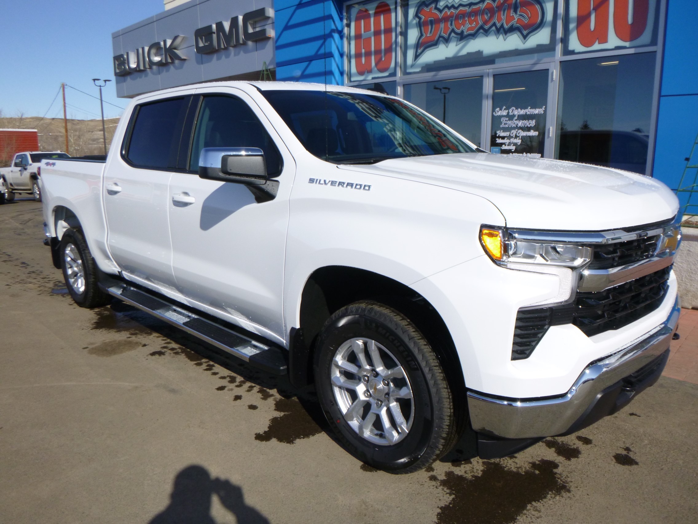 2023 Chevrolet Silverado 1500 LT - 5km