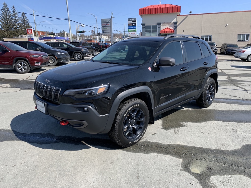 2020 Jeep Cherokee Trailhawk - 17,380km
