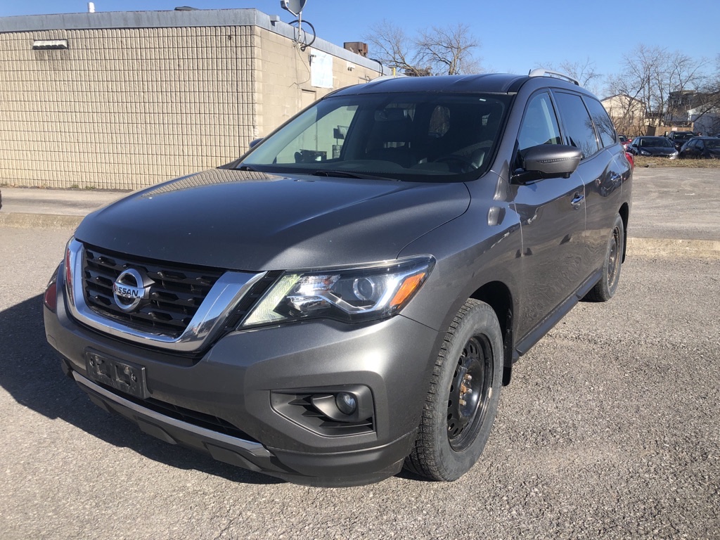 2017 Nissan Pathfinder SL - 120,580km