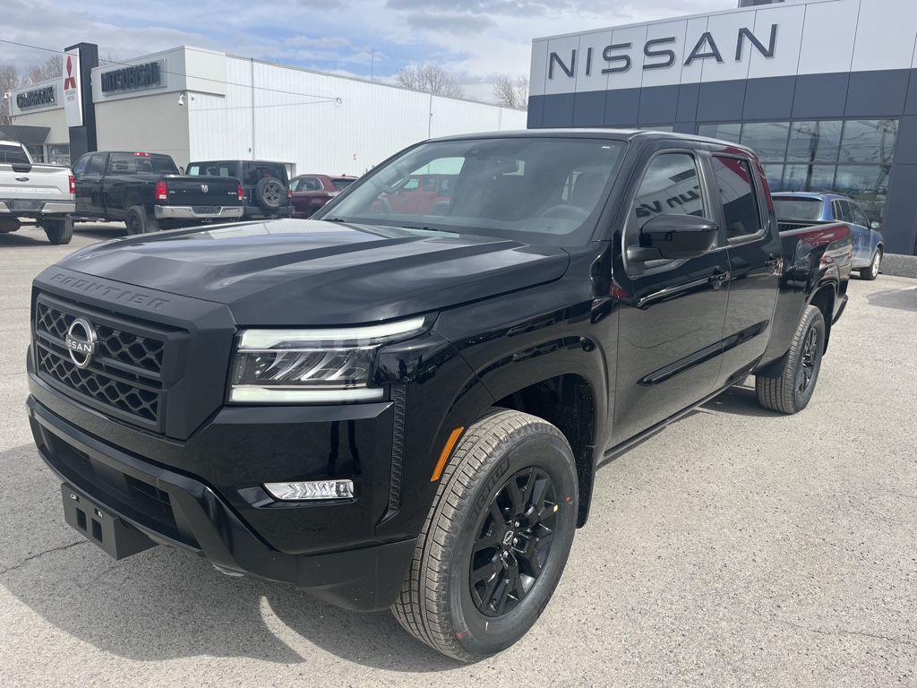 2023 Nissan Frontier SV - 14km