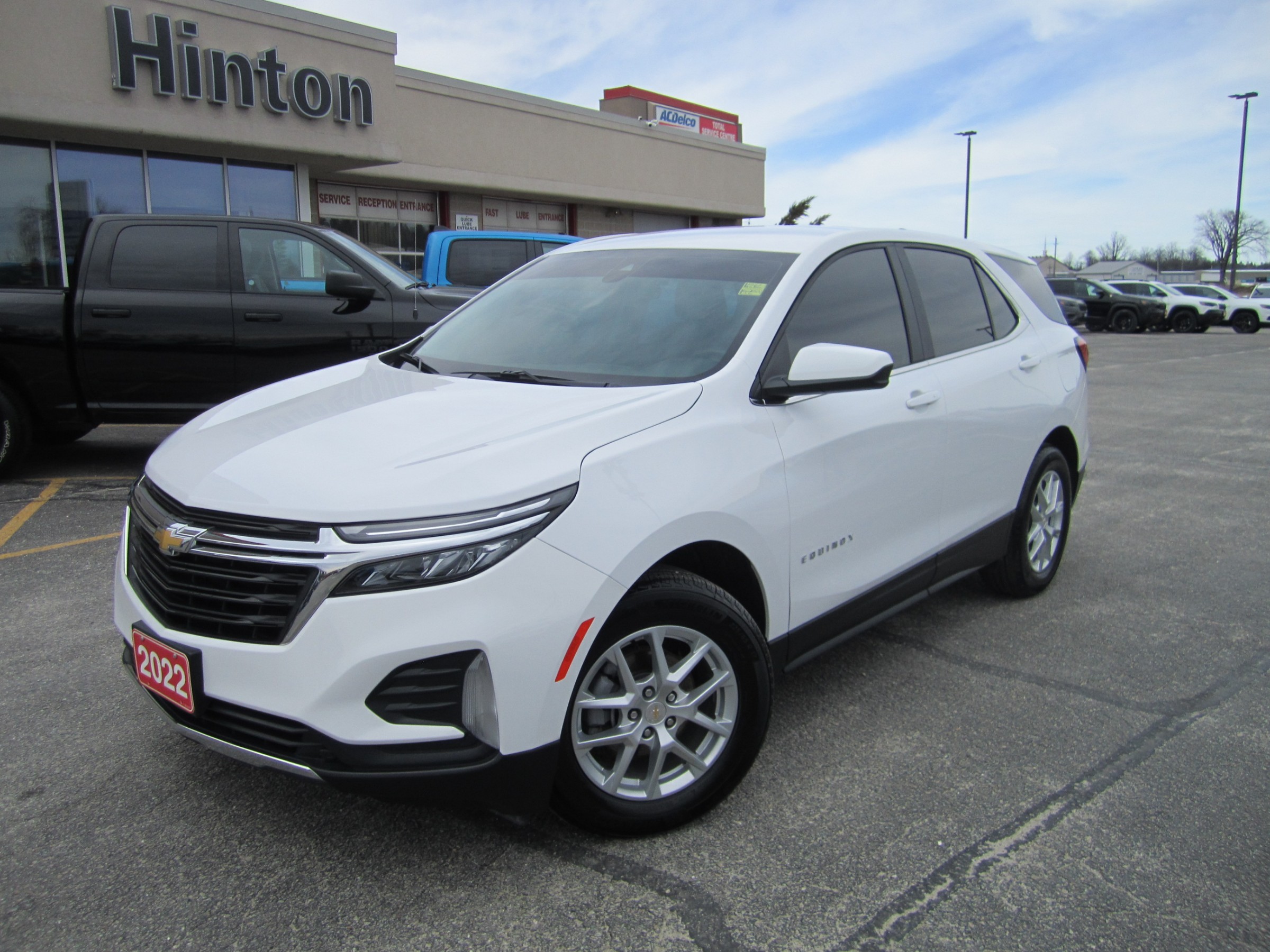 2022 Chevrolet Equinox LT - 16,000km