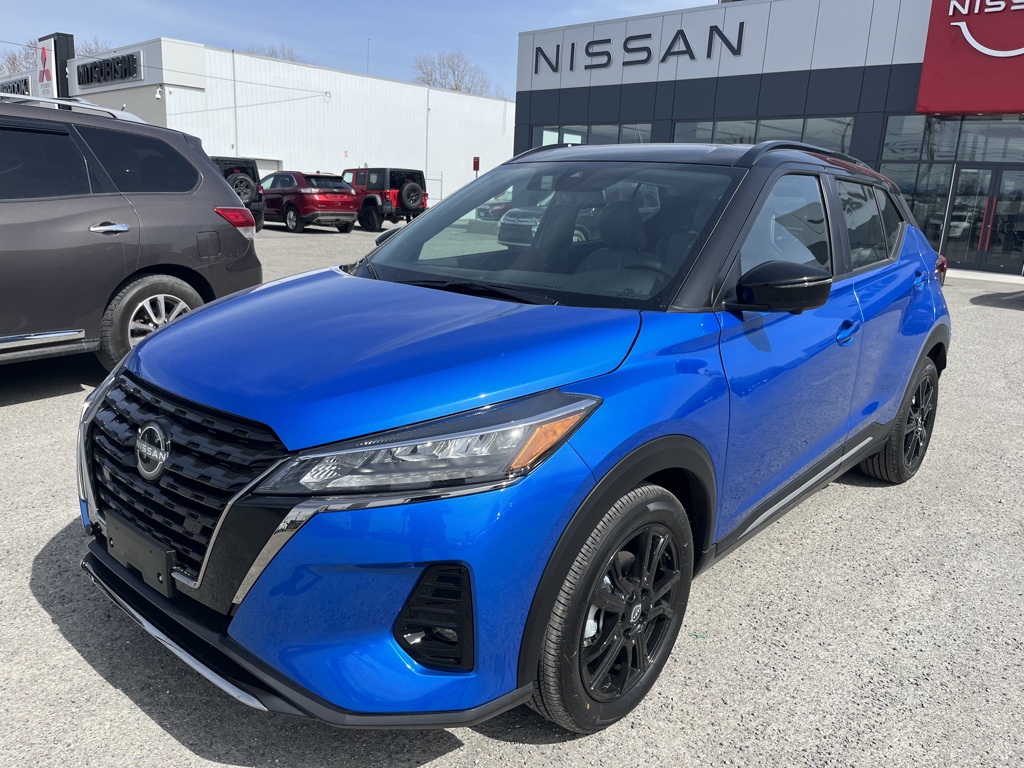 2023 Nissan Kicks SR - 14km