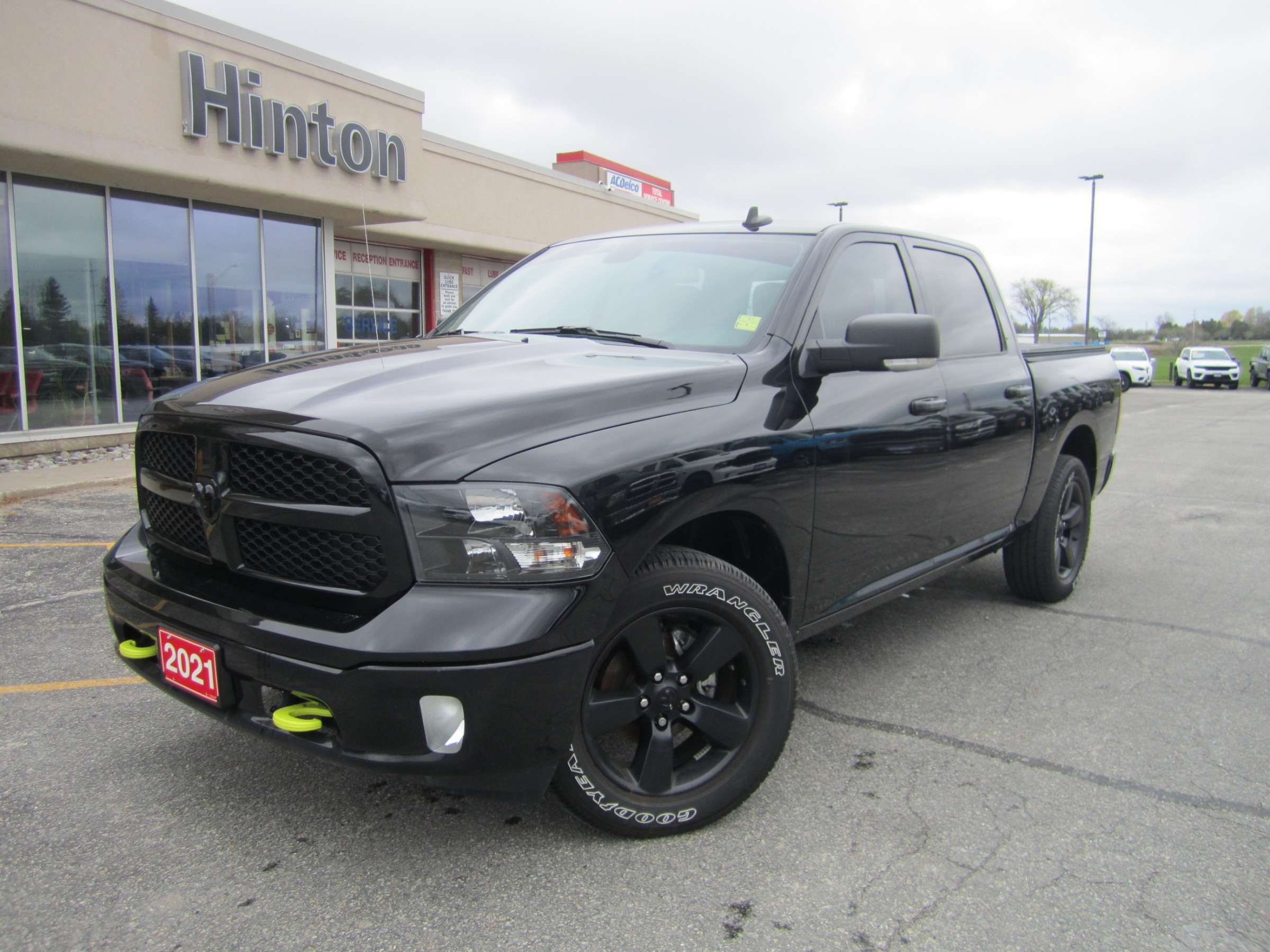 2021 RAM 1500 Classic SLT - 20,000km