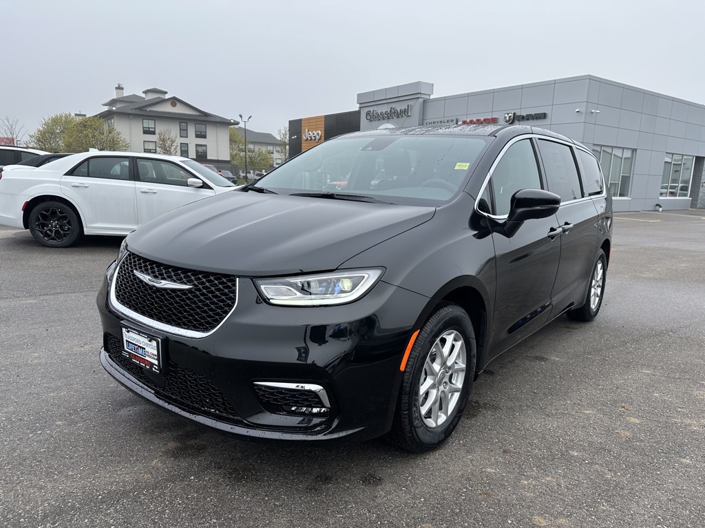 2023 Chrysler Pacifica Touring - km