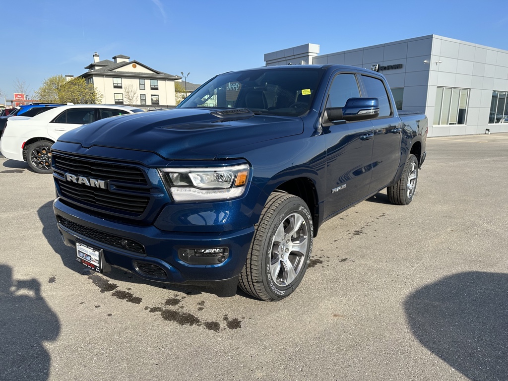 2023 RAM 1500 Laramie - km