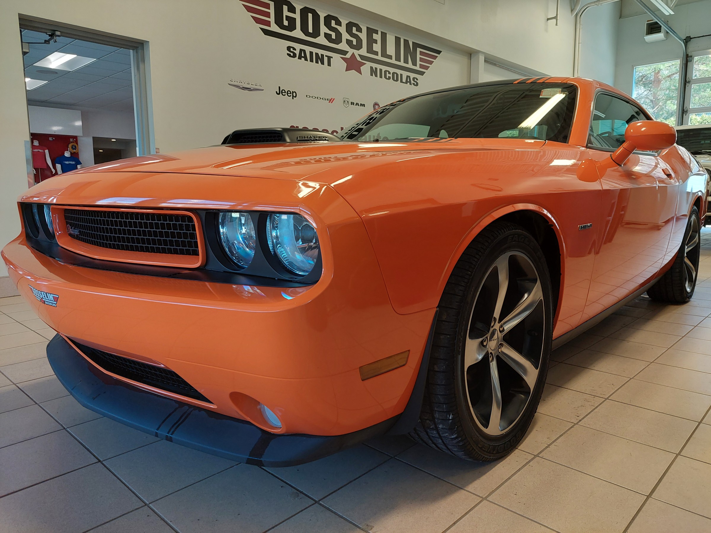2014 Dodge Challenger R/T - 40,000km