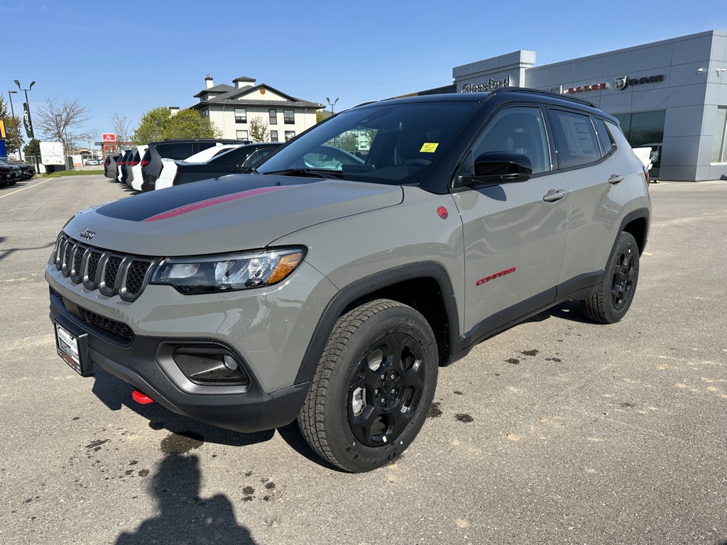 2023 Jeep Compass Trailhawk - km