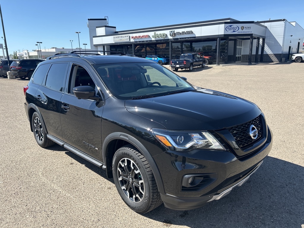 2020 Nissan Pathfinder SL Premium - 47,112km