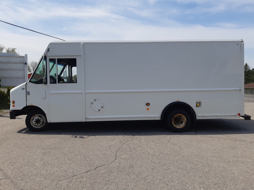 2009 Ford E-450 Stripped  - 177,829km