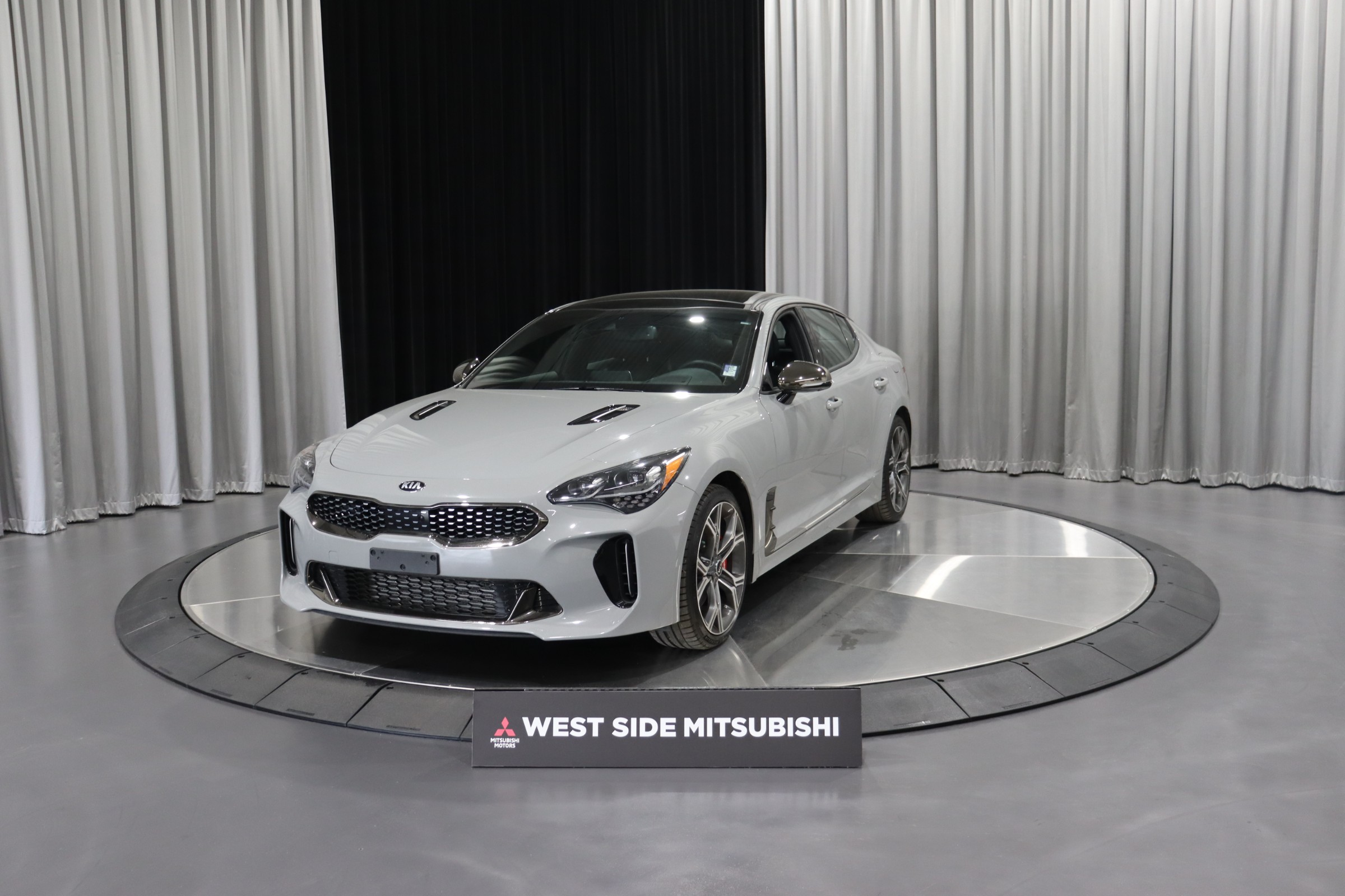 2021 Kia Stinger GT Limited w/Black Interior - 28,609km