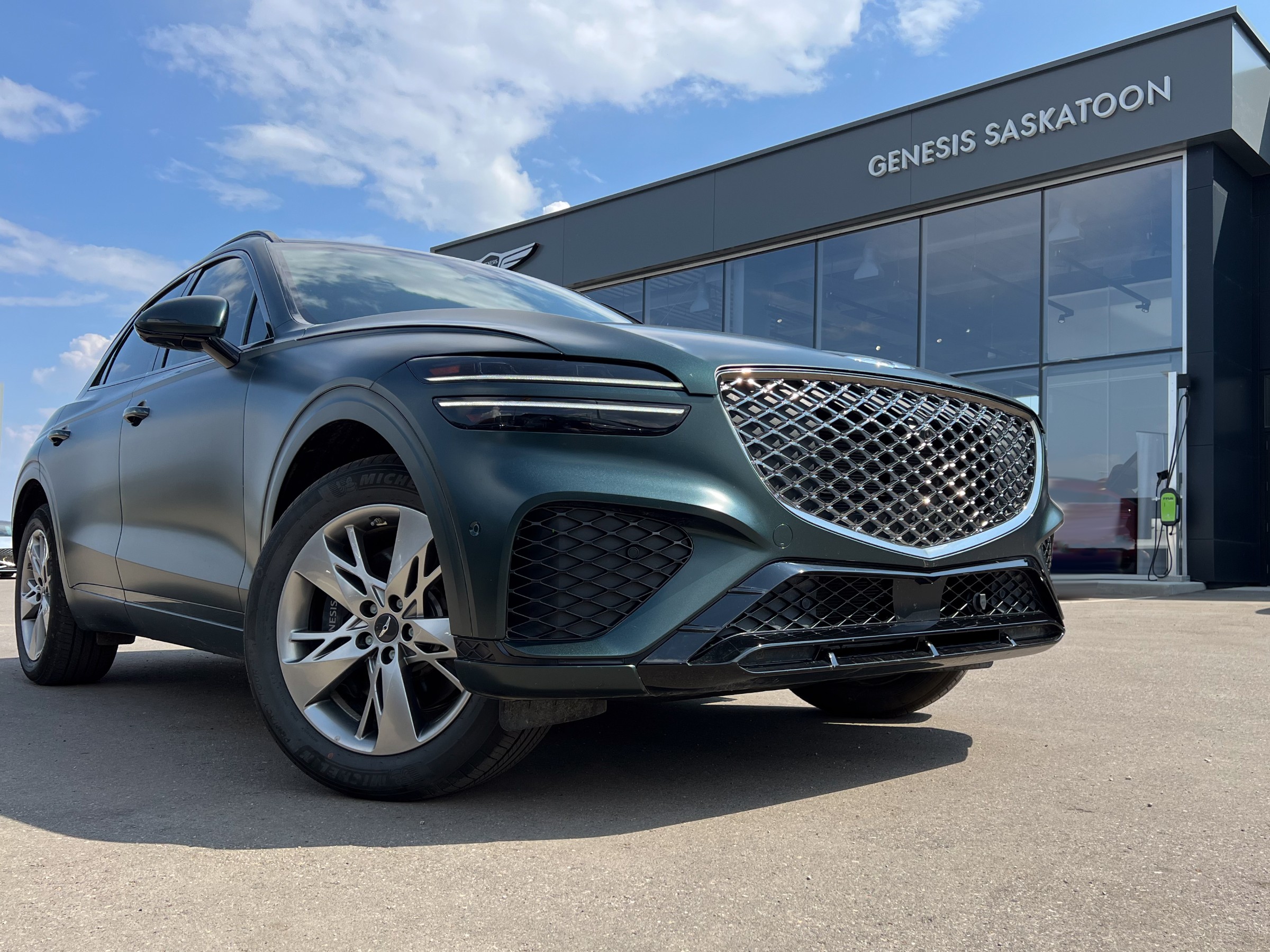 2023 Genesis GV70 2.5T Prestige - 16077km