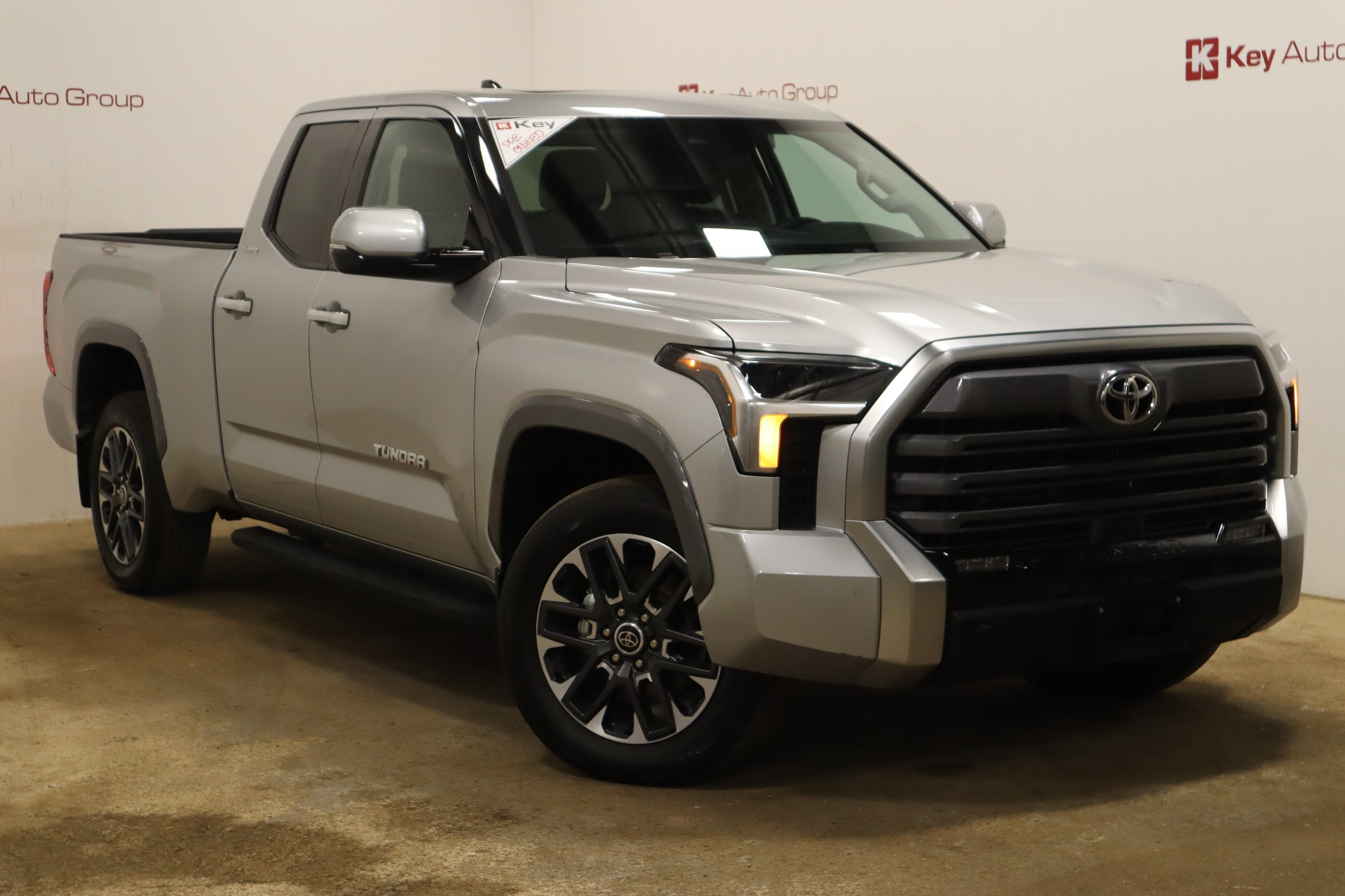 2022 Toyota Tundra Limited - 52,181km