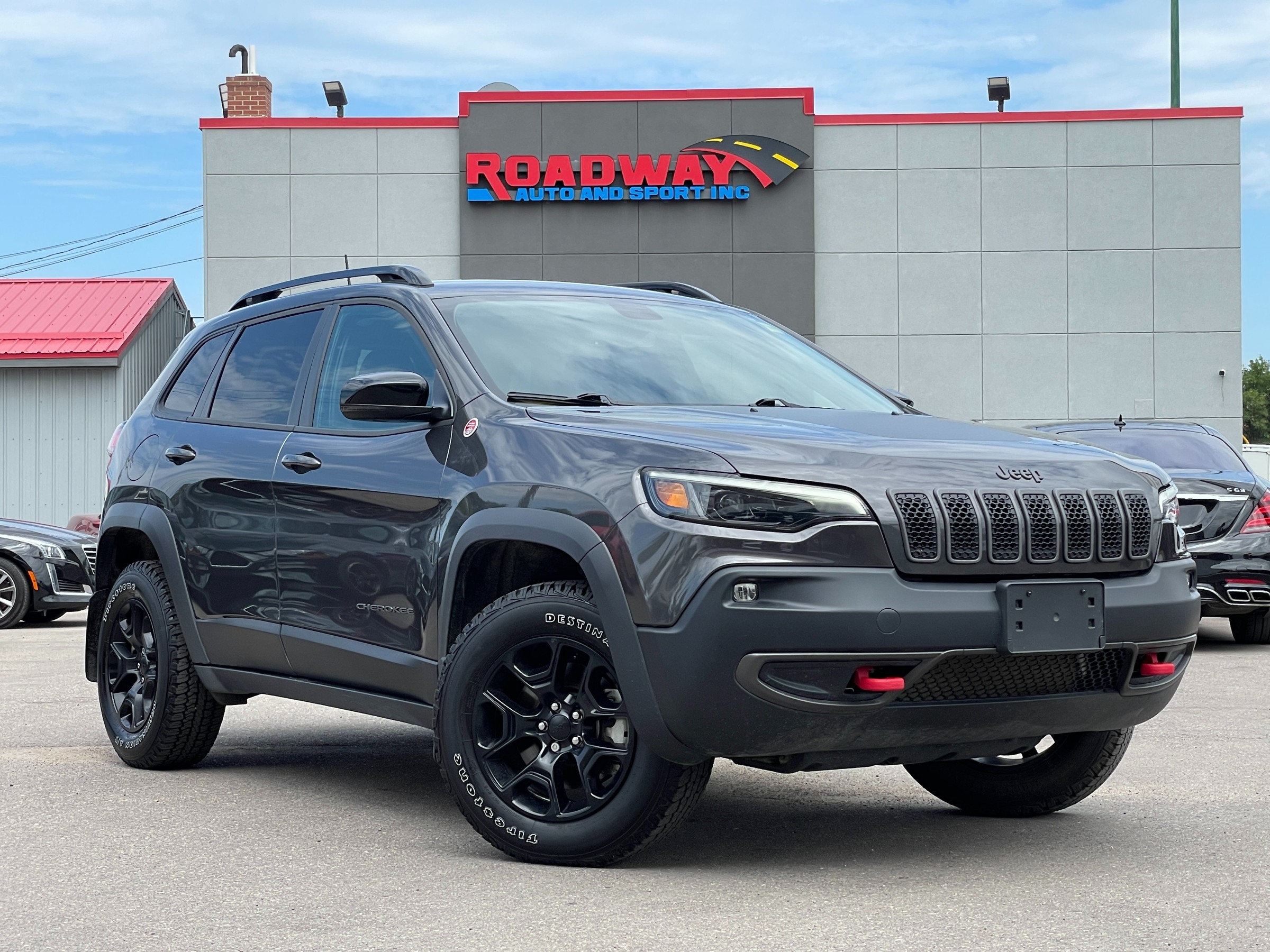 2022 Jeep Cherokee Trailhawk - 28,788km