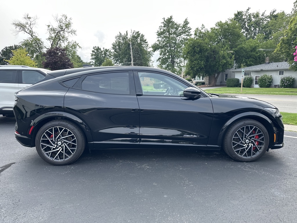 2022 Ford Mustang Mach-E