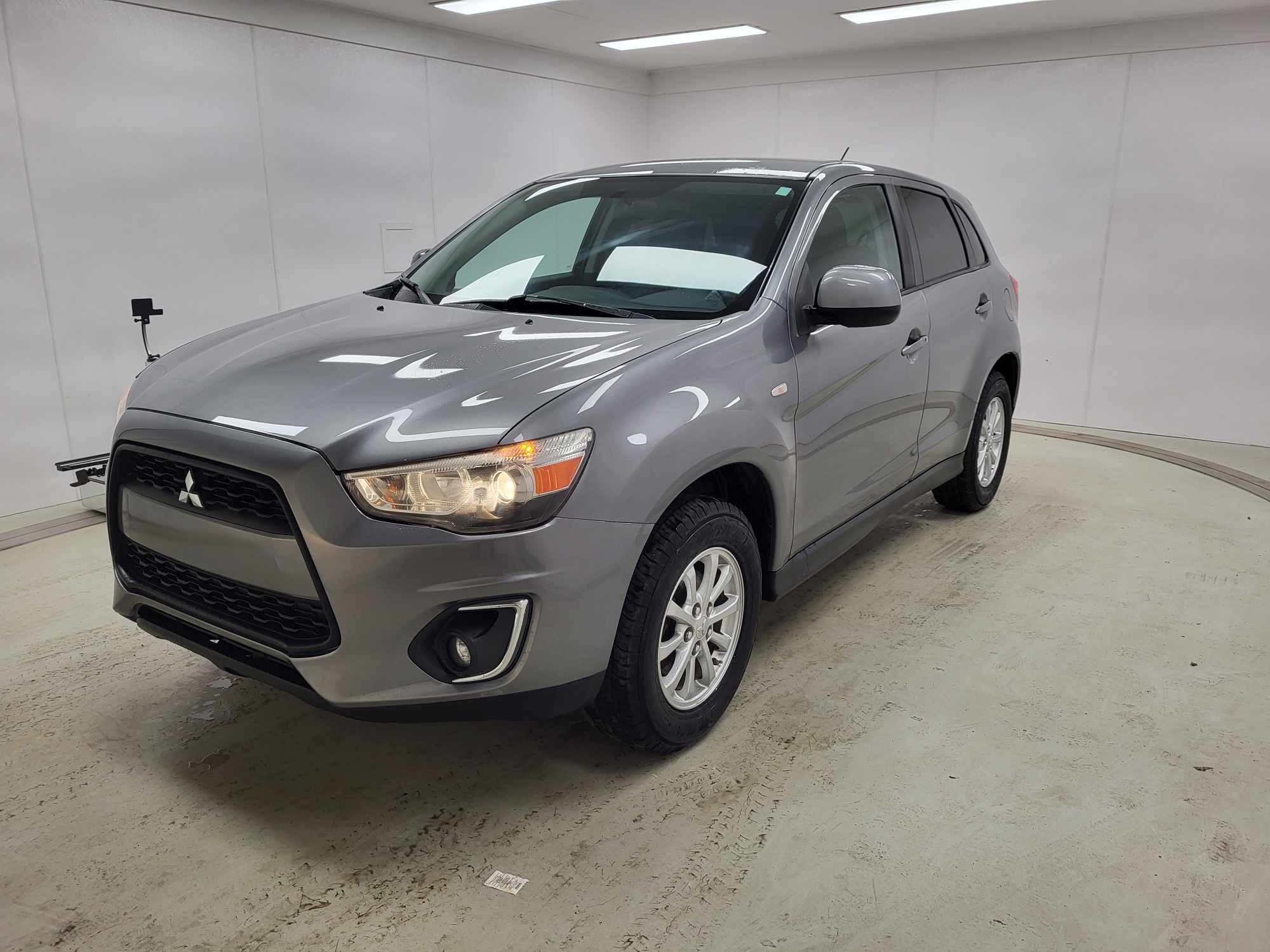2014 Mitsubishi RVR SE - 171,000km