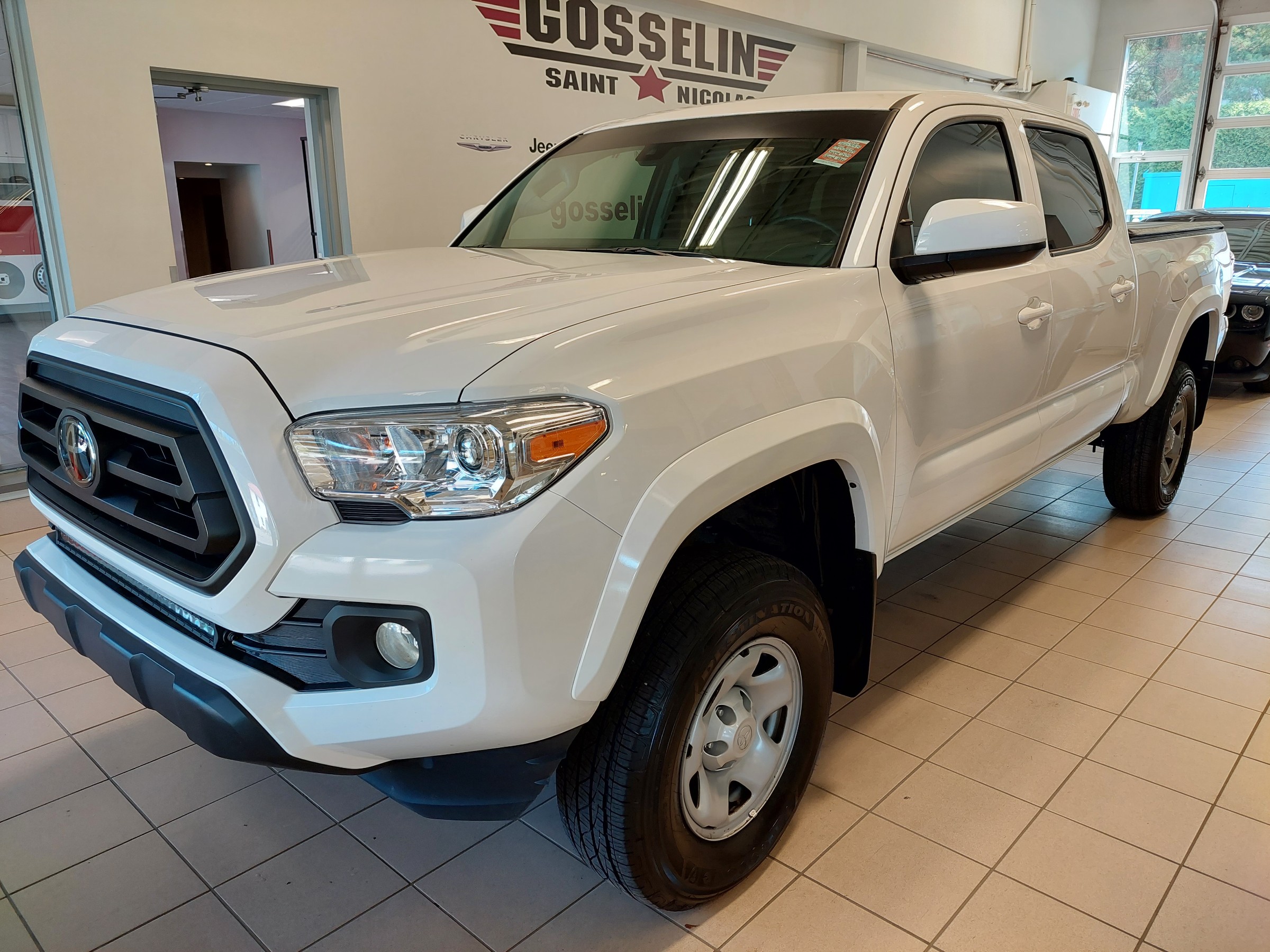 2023 Toyota Tacoma  - 13,000km
