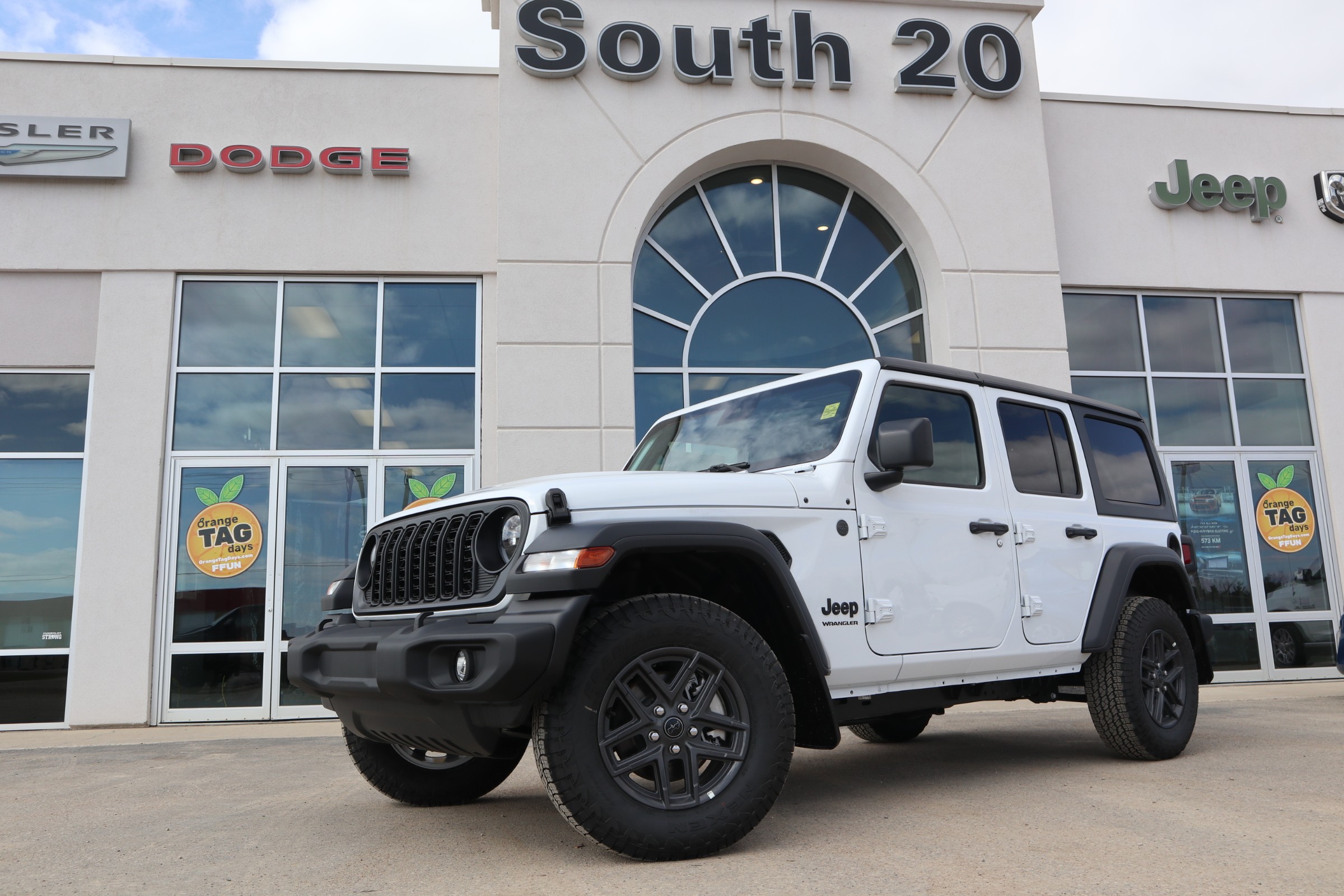 2024 Jeep Wrangler Sport - 5km