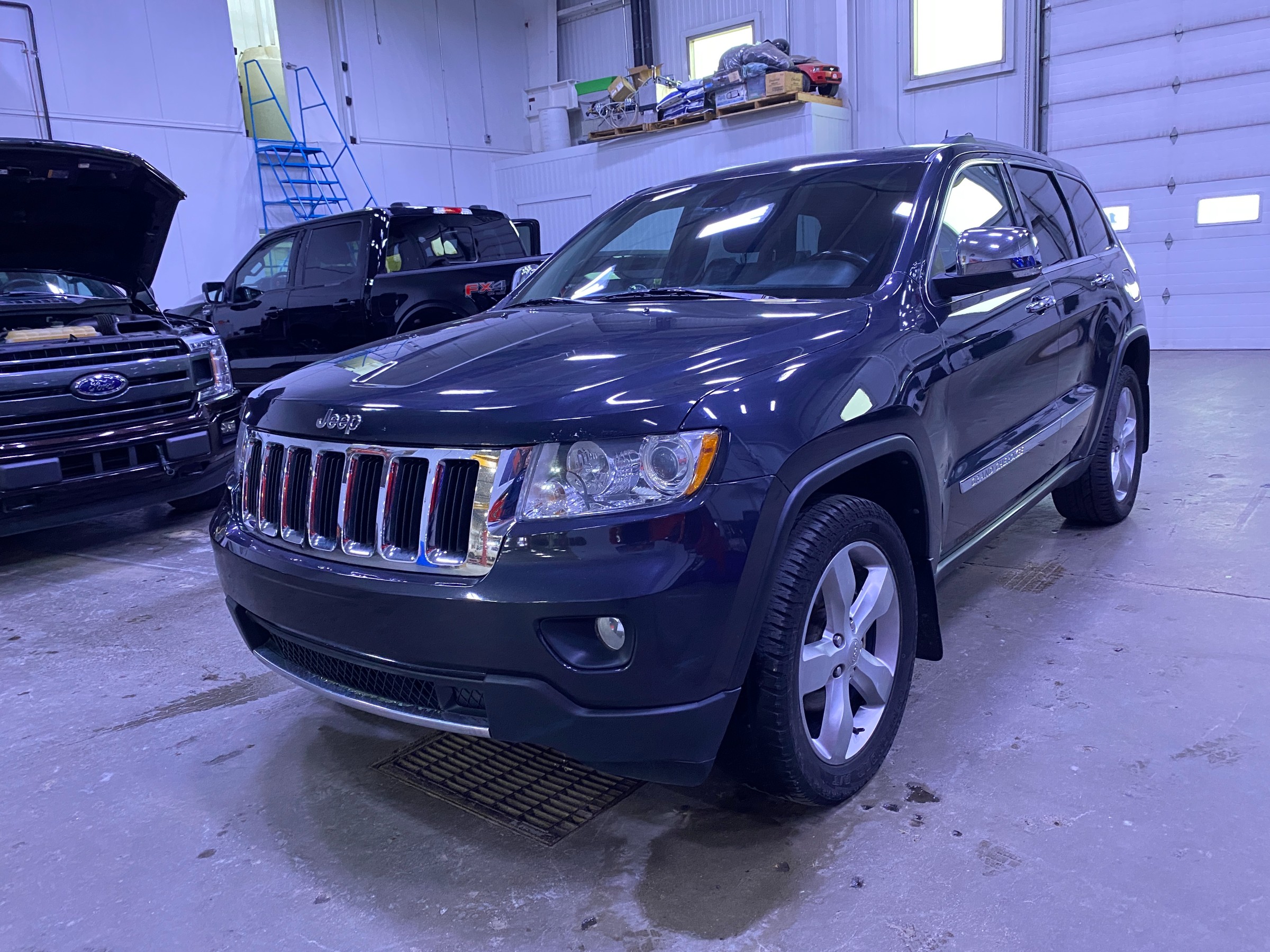2012 Jeep Grand Cherokee Limited - 192,101km