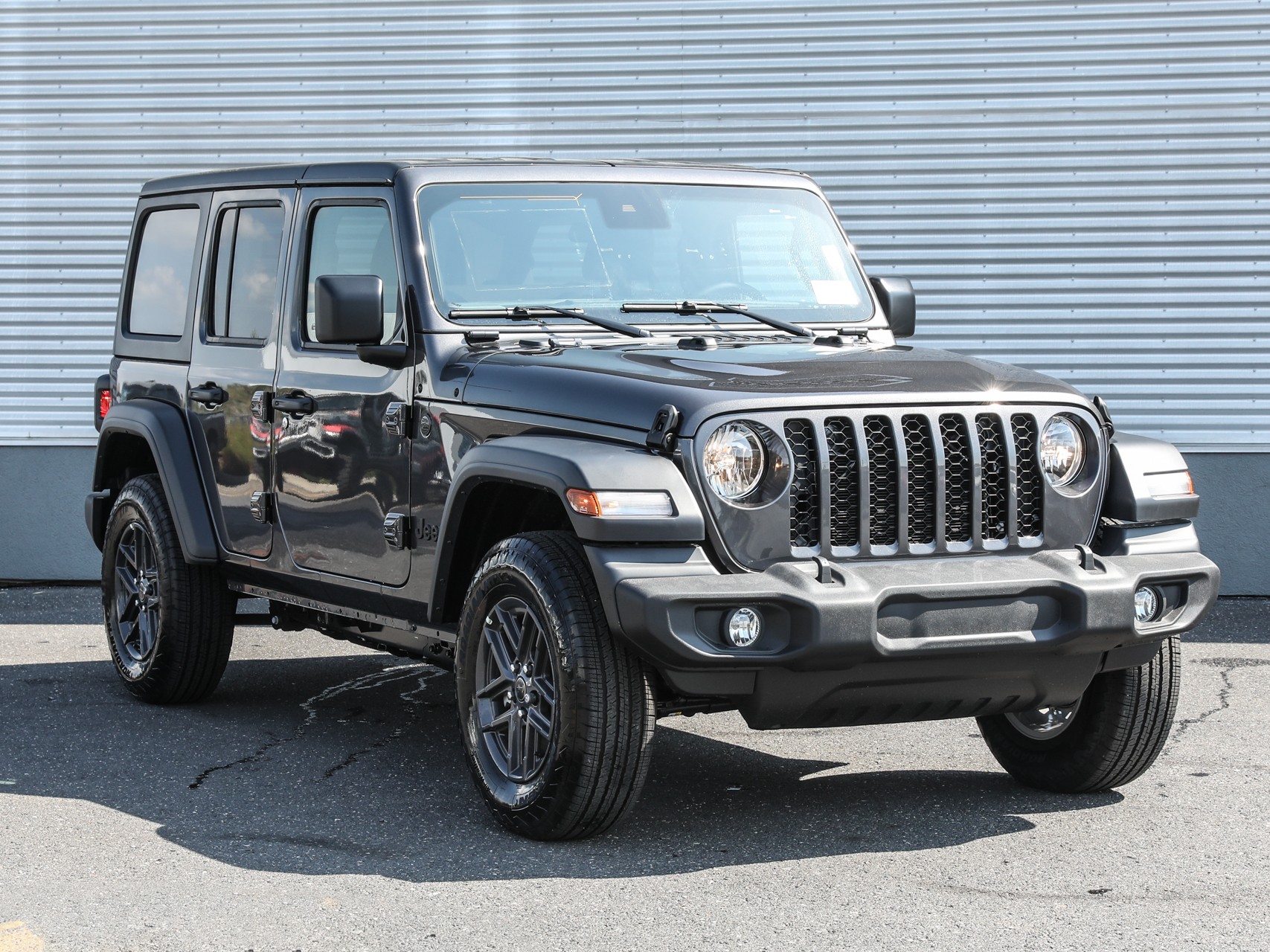 2024 Jeep Wrangler Sport - 21km
