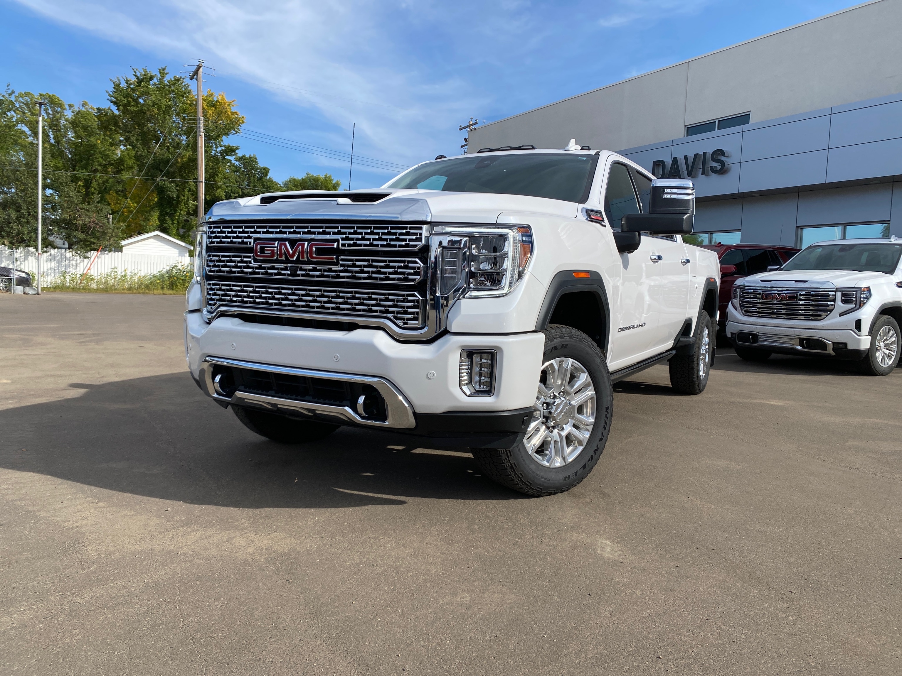 2021 GMC Sierra 3500HD Denali - 22,141km