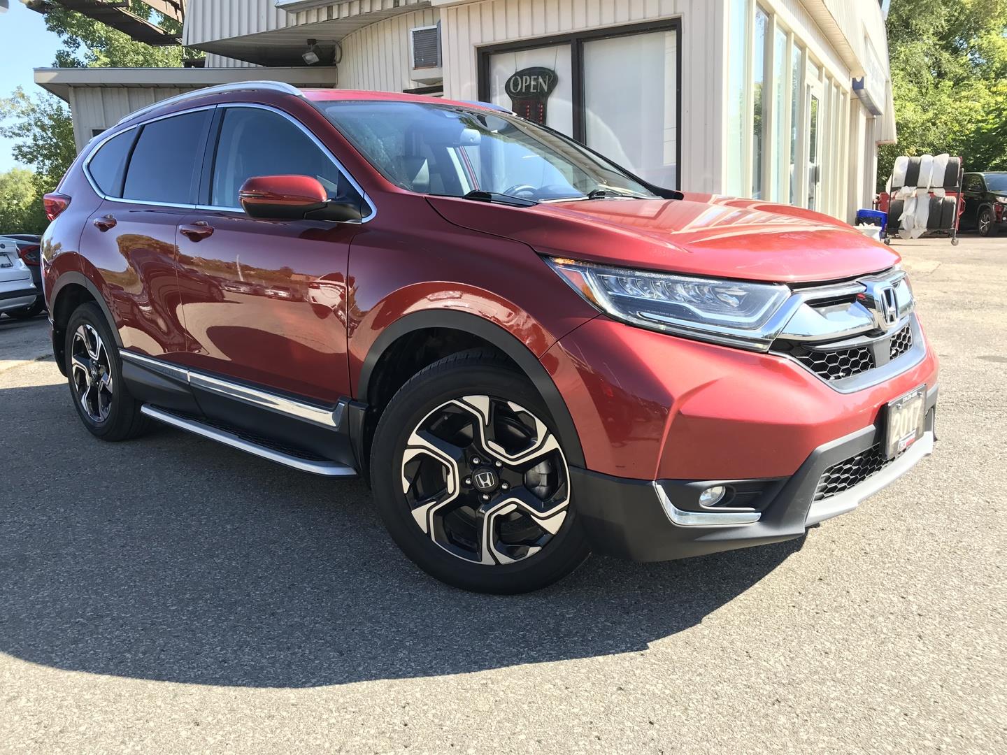 2017 Honda CR-V Touring - 141,082km