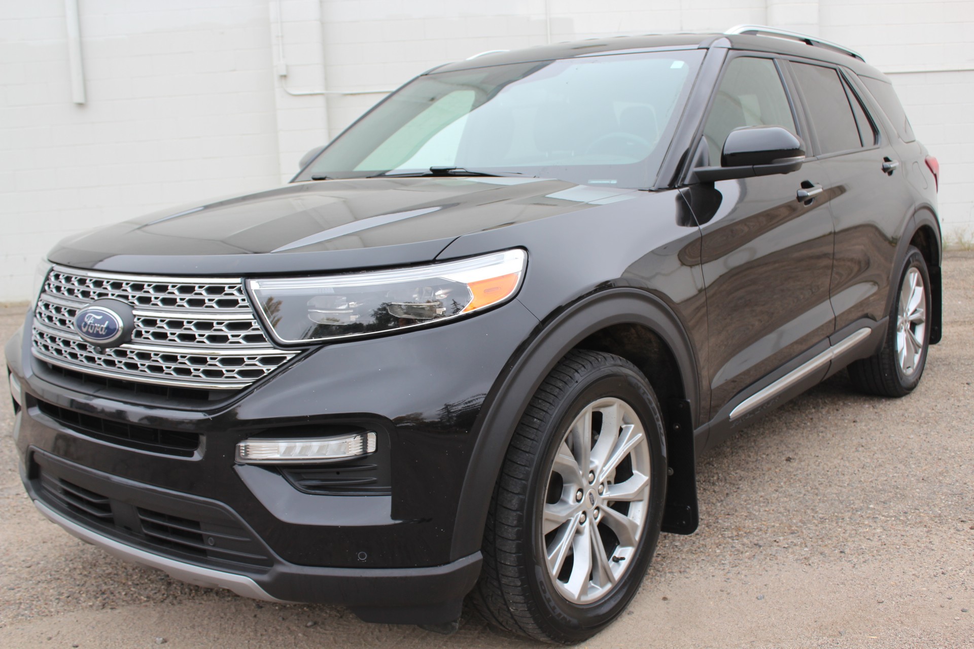 2020 Ford Explorer Limited - 61,000km
