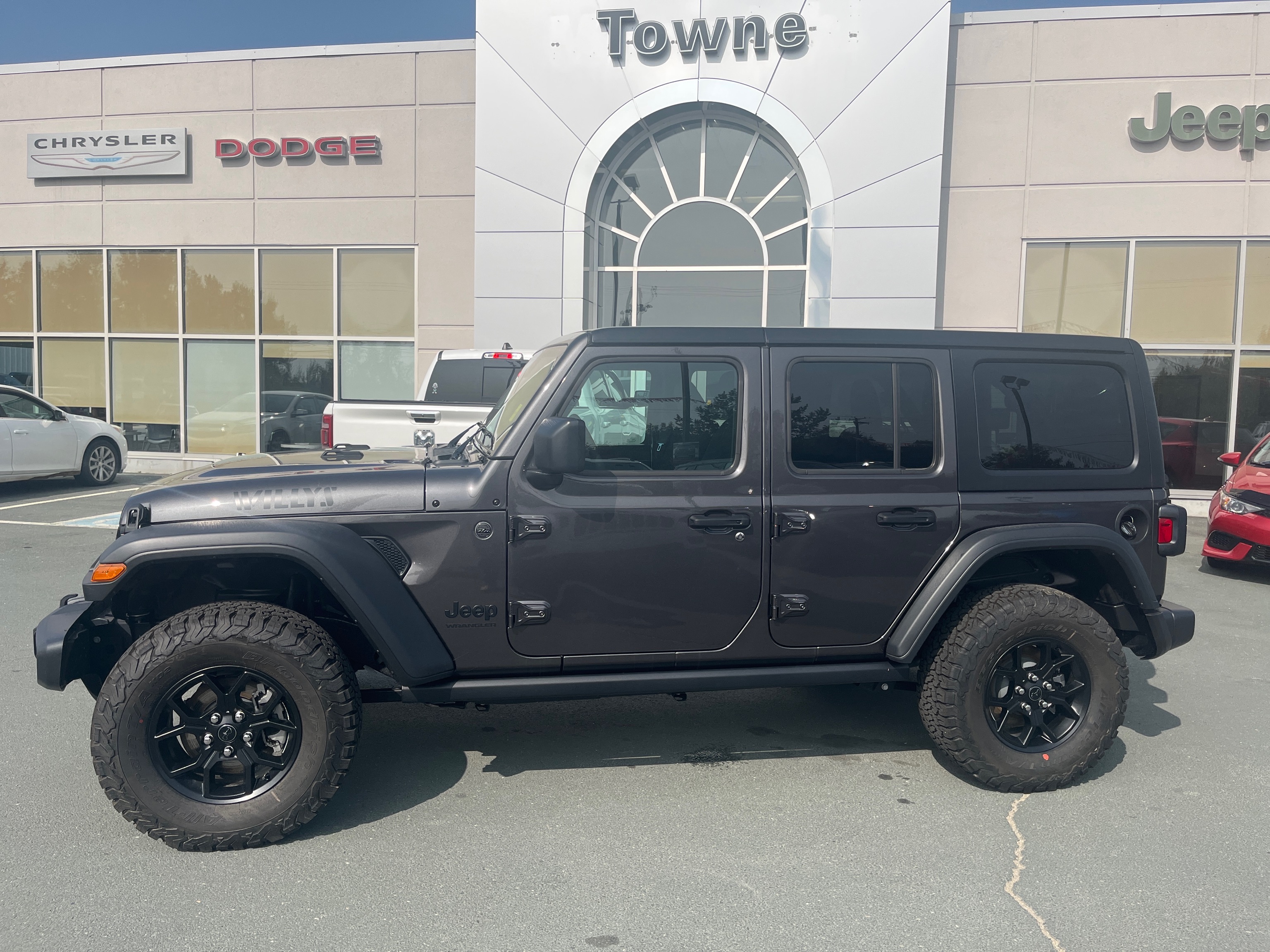 2024 Jeep Wrangler Sport - 9km