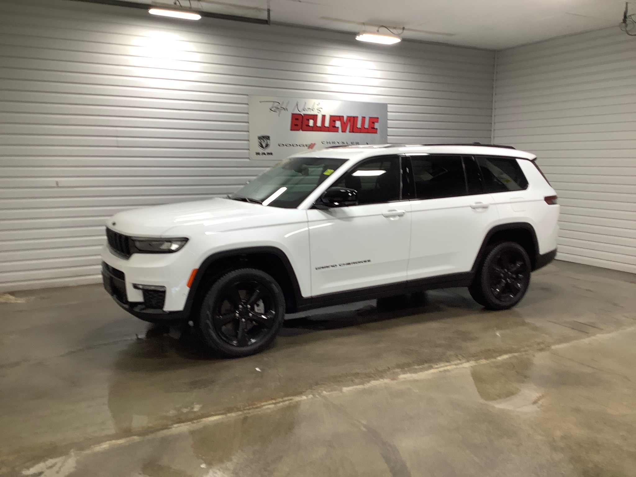 2022 Jeep Grand Cherokee L Limited - 11,003km