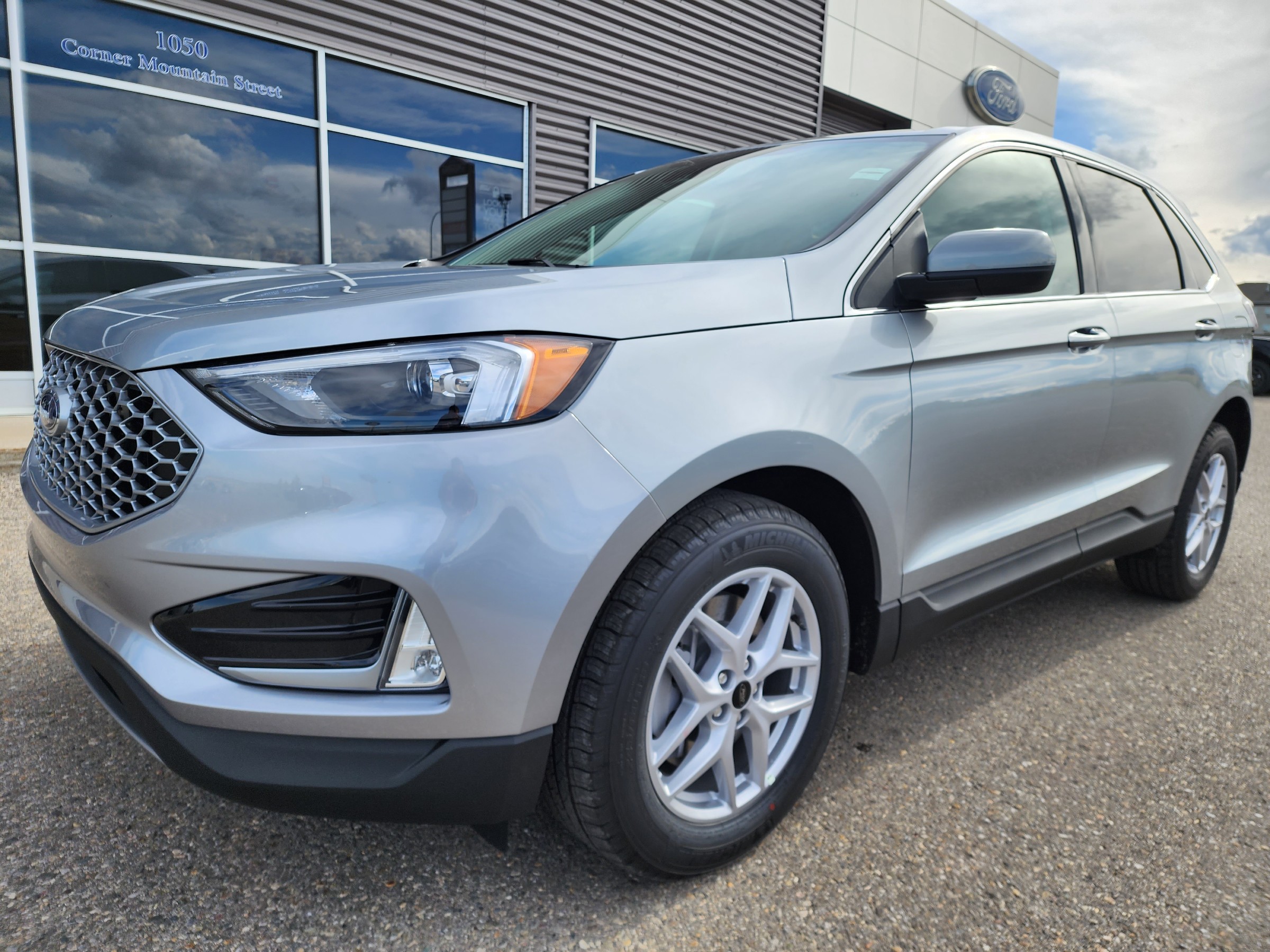 2024 Ford Edge SEL - 17km
