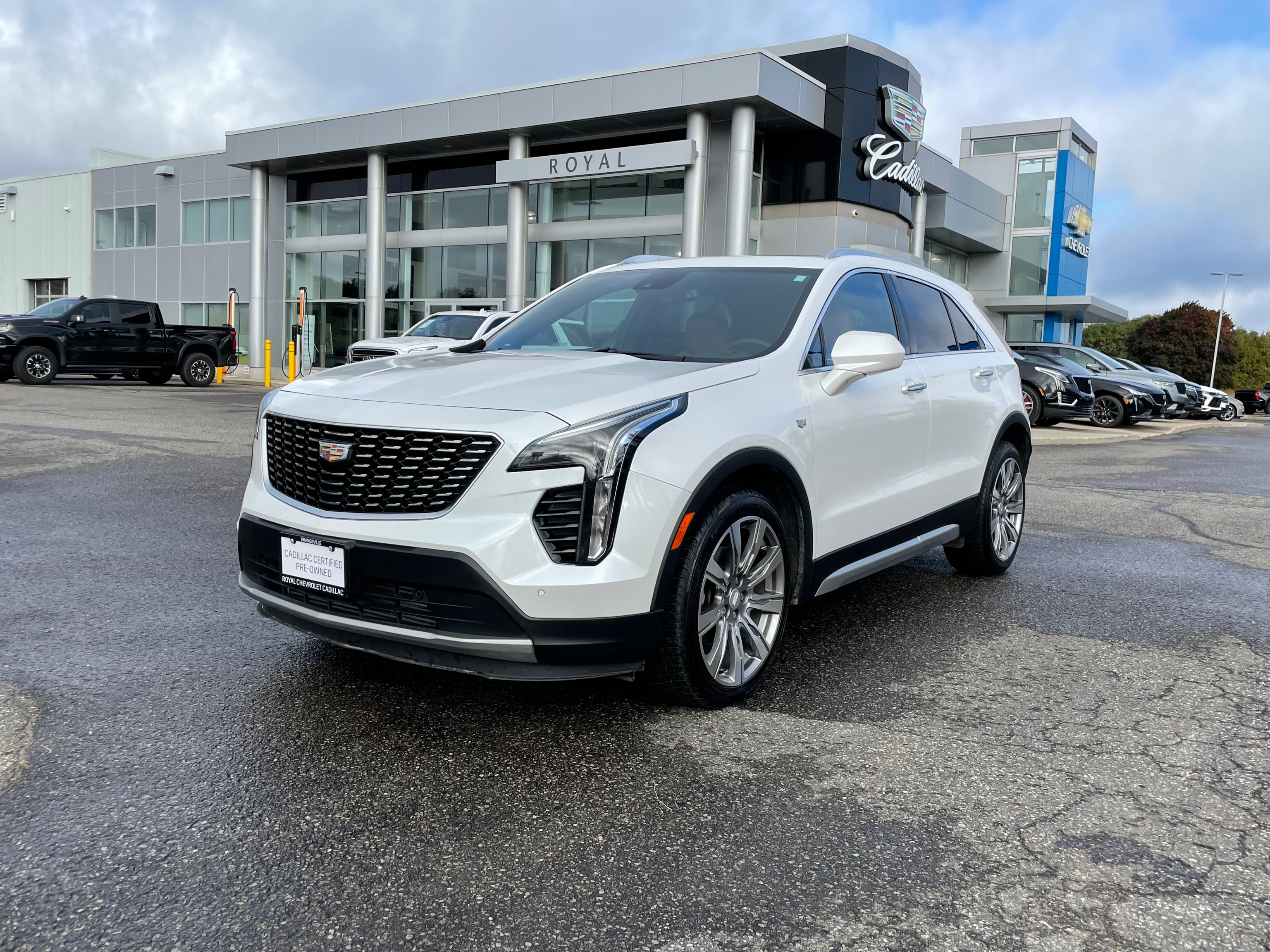 2019 Cadillac XT4 Premium Luxury - 98,970km