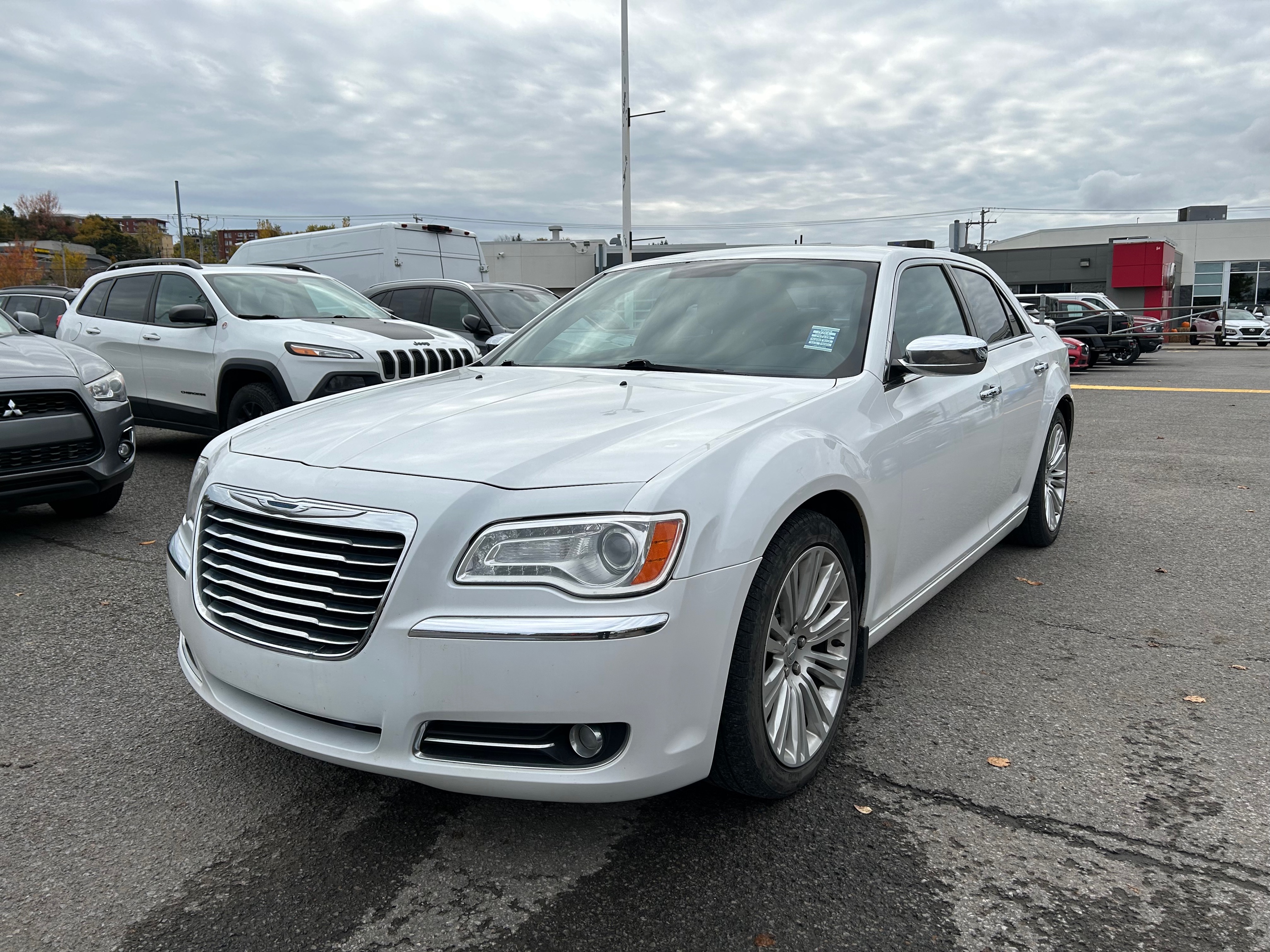 2012 Chrysler 300 Limited - 112,532km