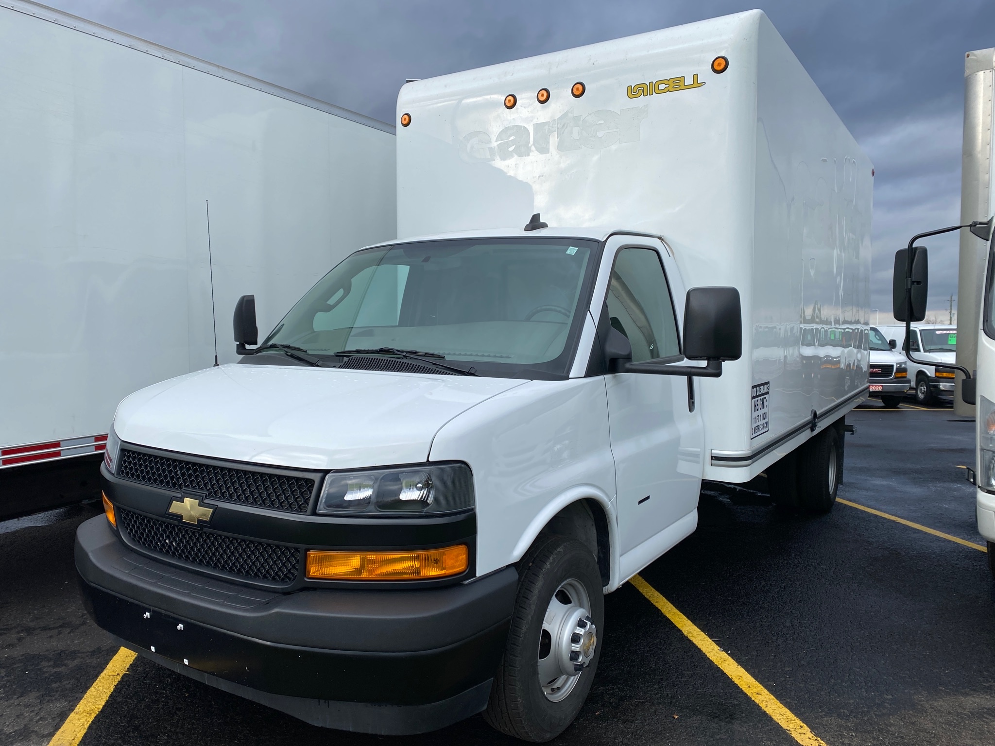 2022 Chevrolet Express Cutaway Work Van - 24,414km