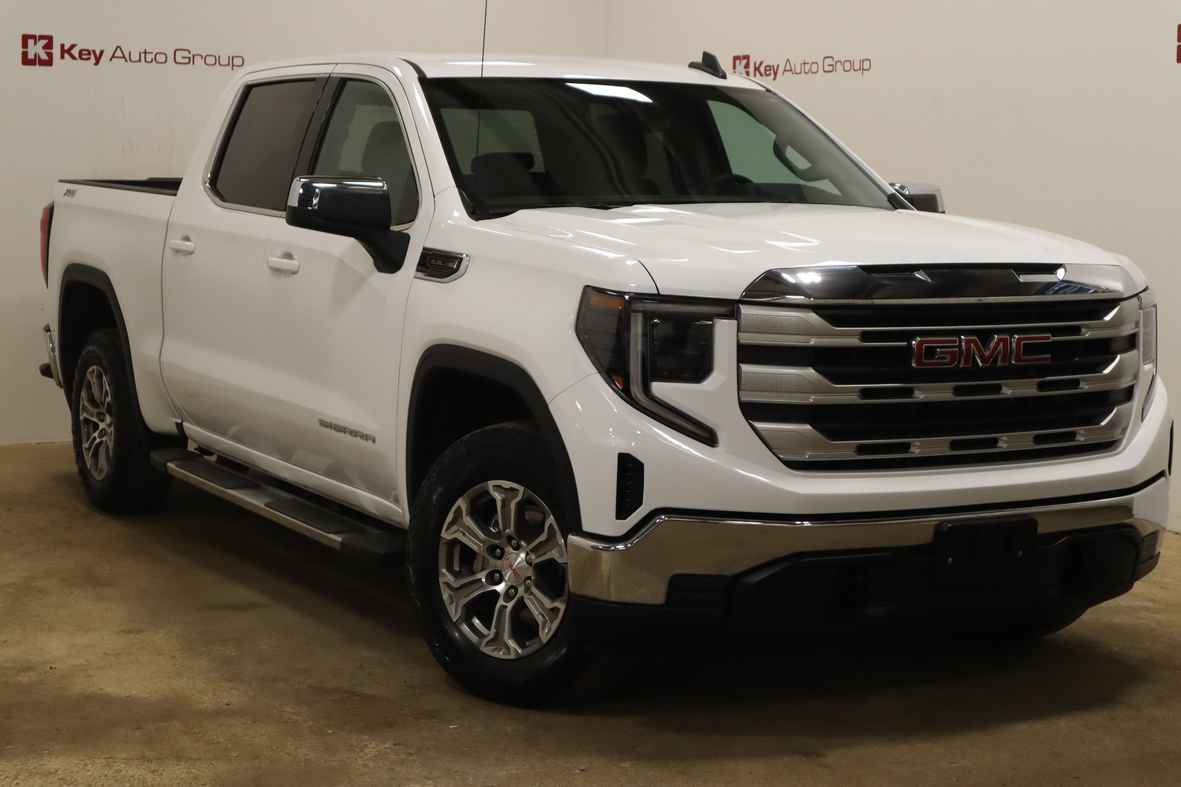 2023 GMC Sierra 1500 SLE - 4,169km