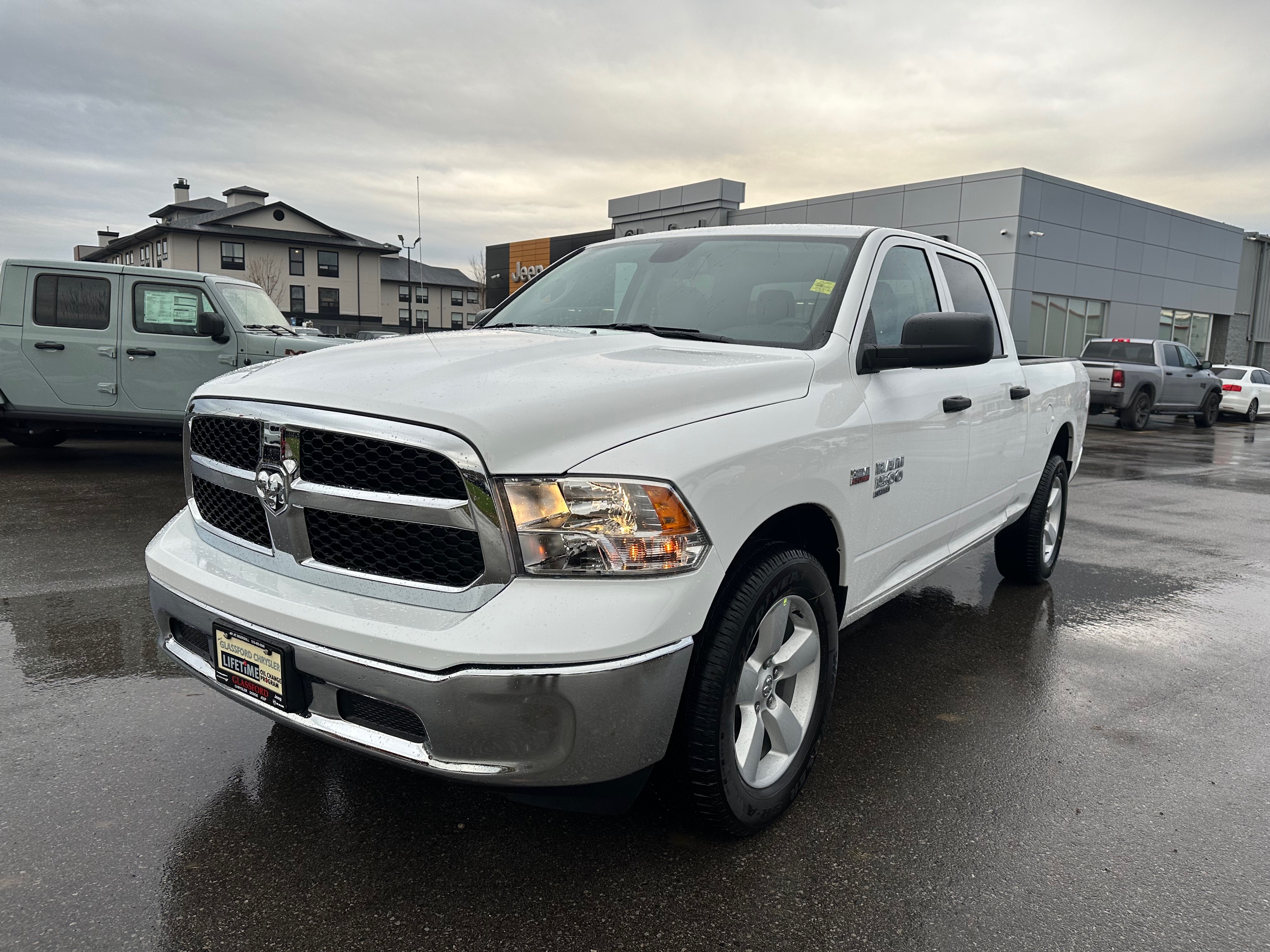 2023 RAM 1500 Classic SLT - km