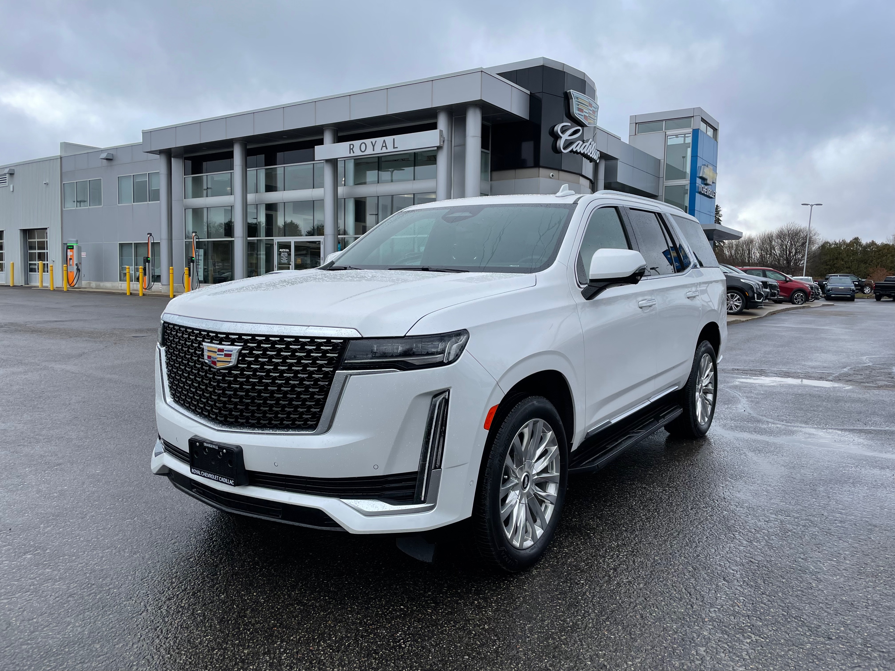 2023 Cadillac Escalade Premium Luxury - 15,000km