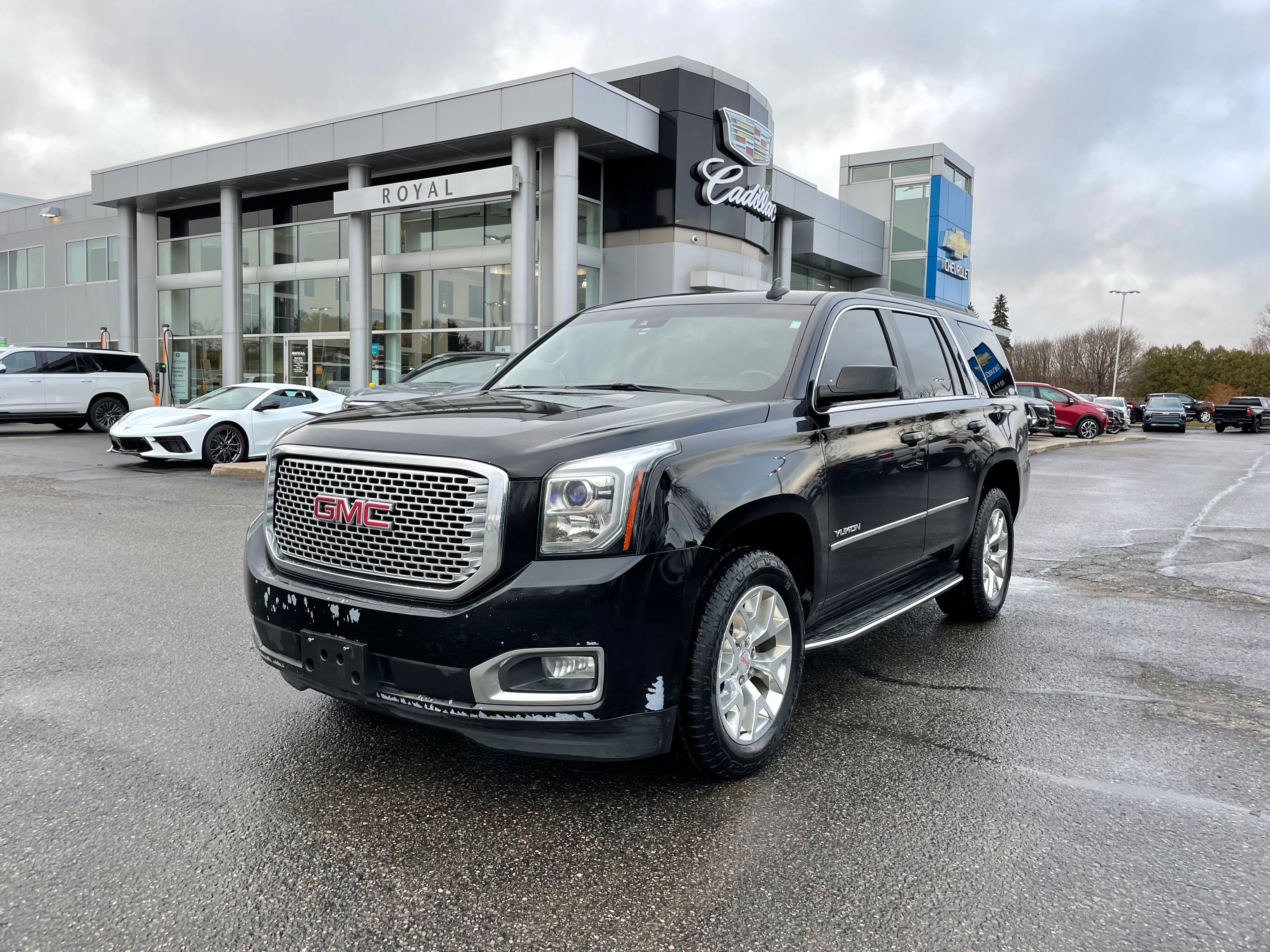 2017 GMC Yukon SLT - 160,139km